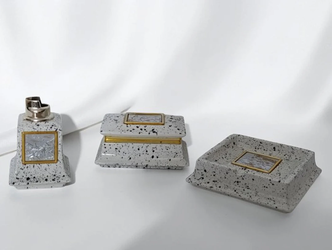 No reserve price - Desk set (3) - Ceramic, Gold plated