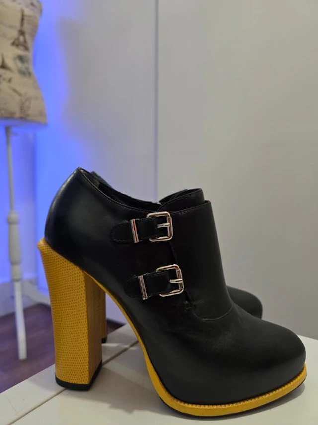 Fendi - Pumps - Size: EU 39