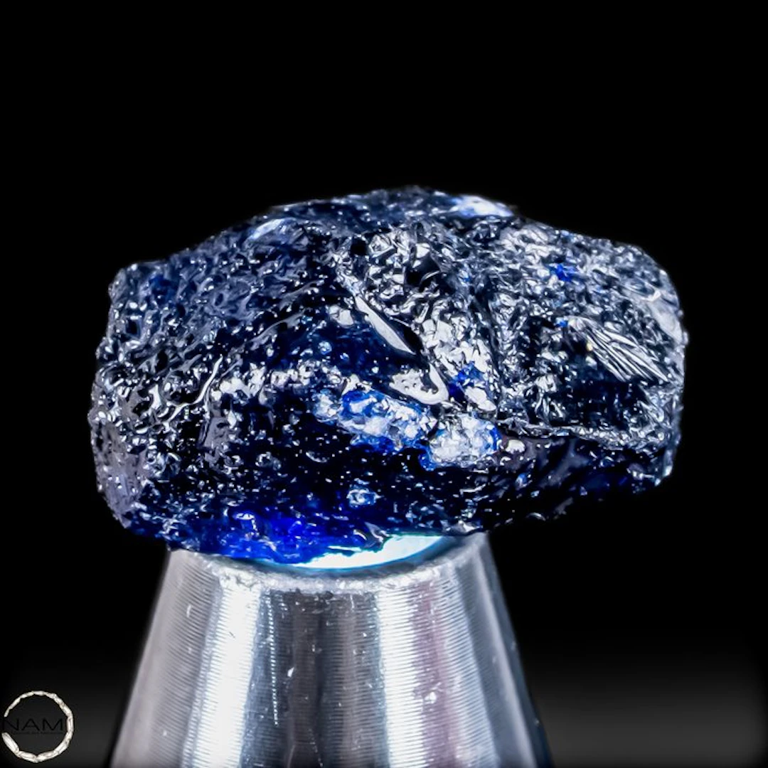 Sapphire crystal in an intense royal blue – A fascinating...
