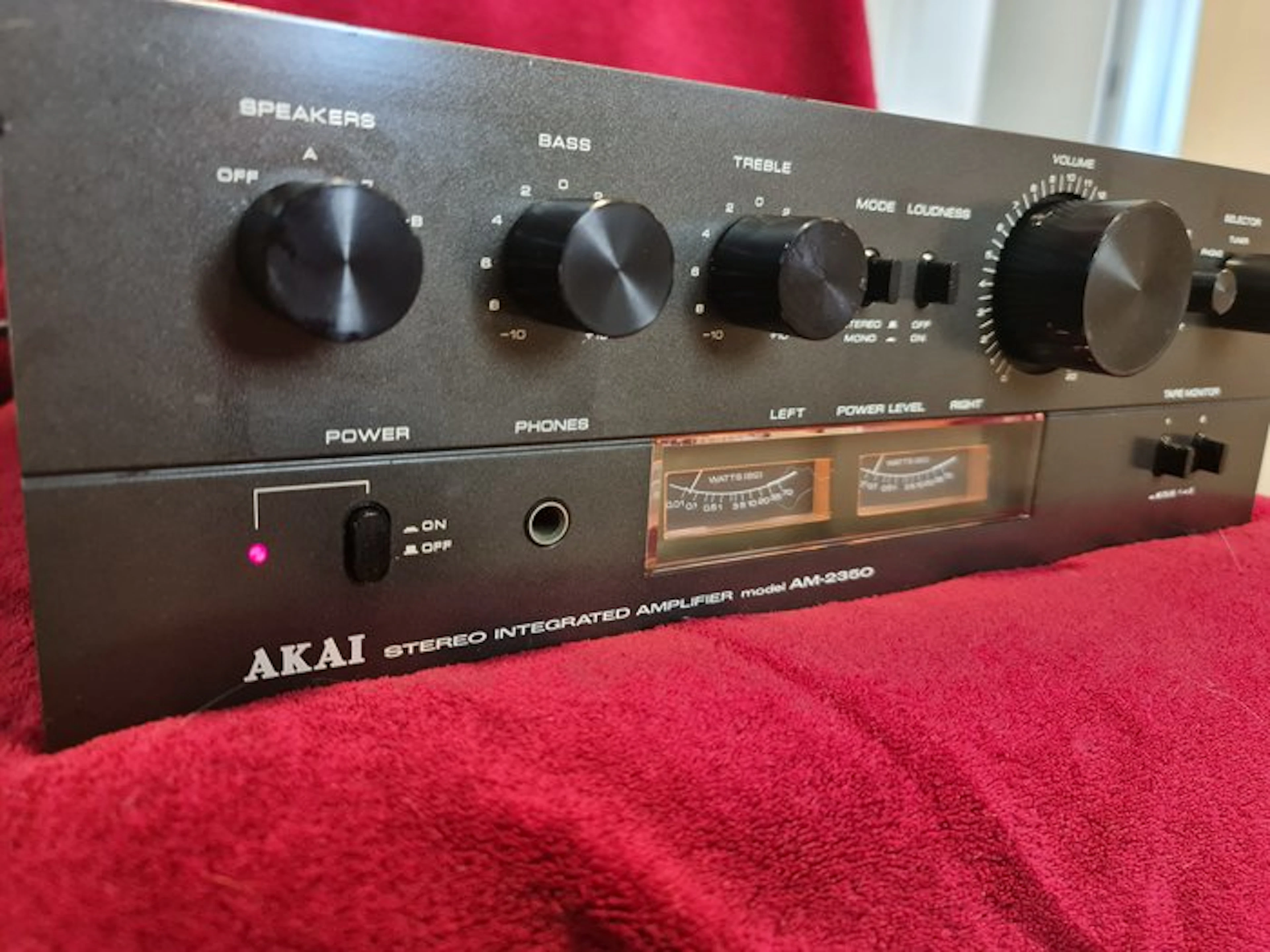 Akai - AM-2350 Solid state integrated amplifier