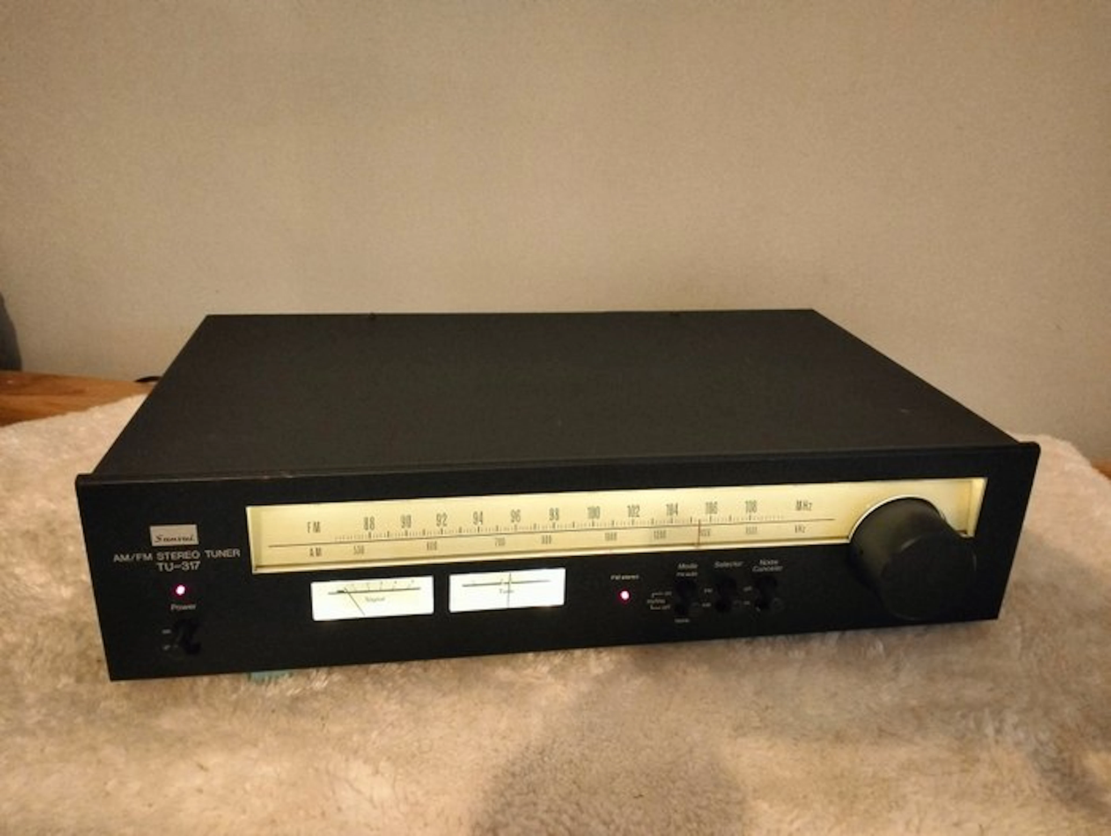 Sansui - TU-317 AM/FM Analog Stereo Tuner