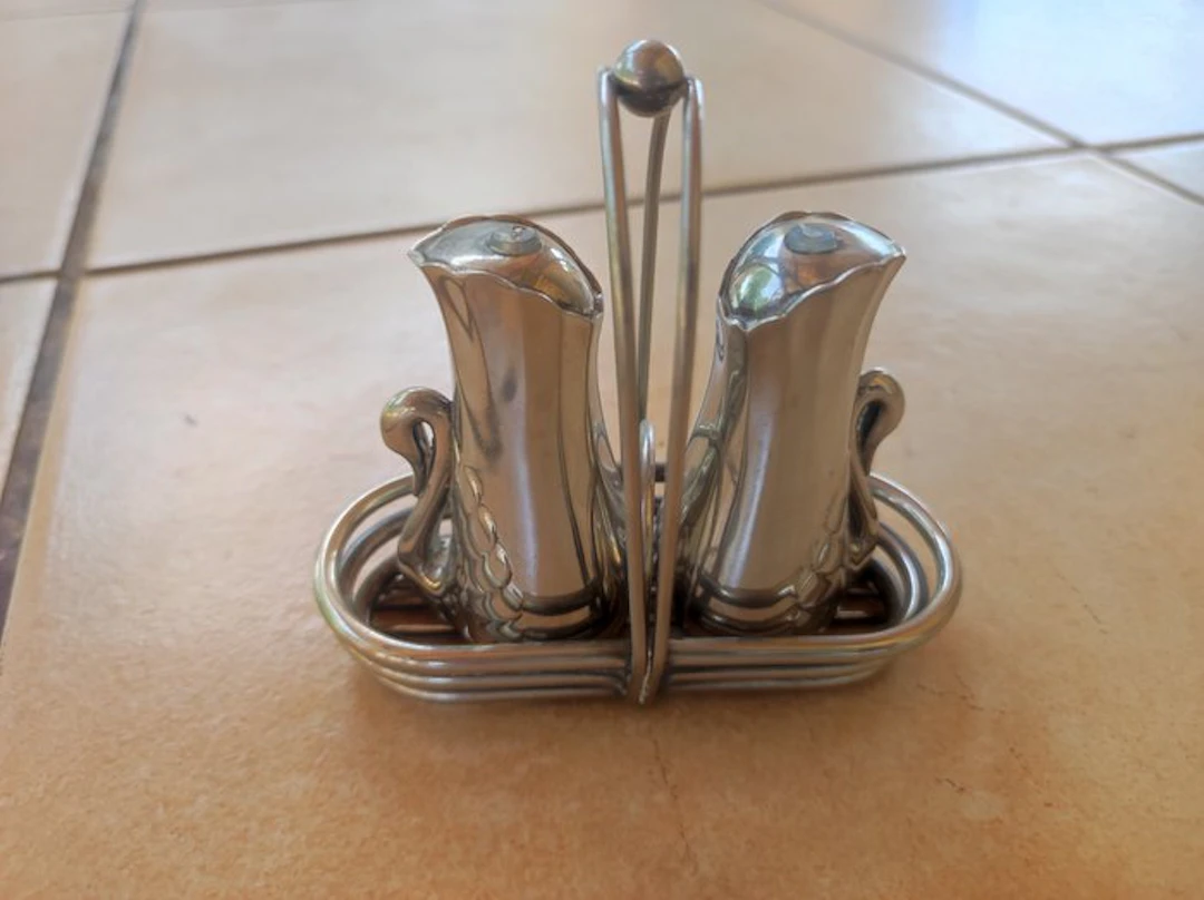 Salt and pepper shakers - Steel