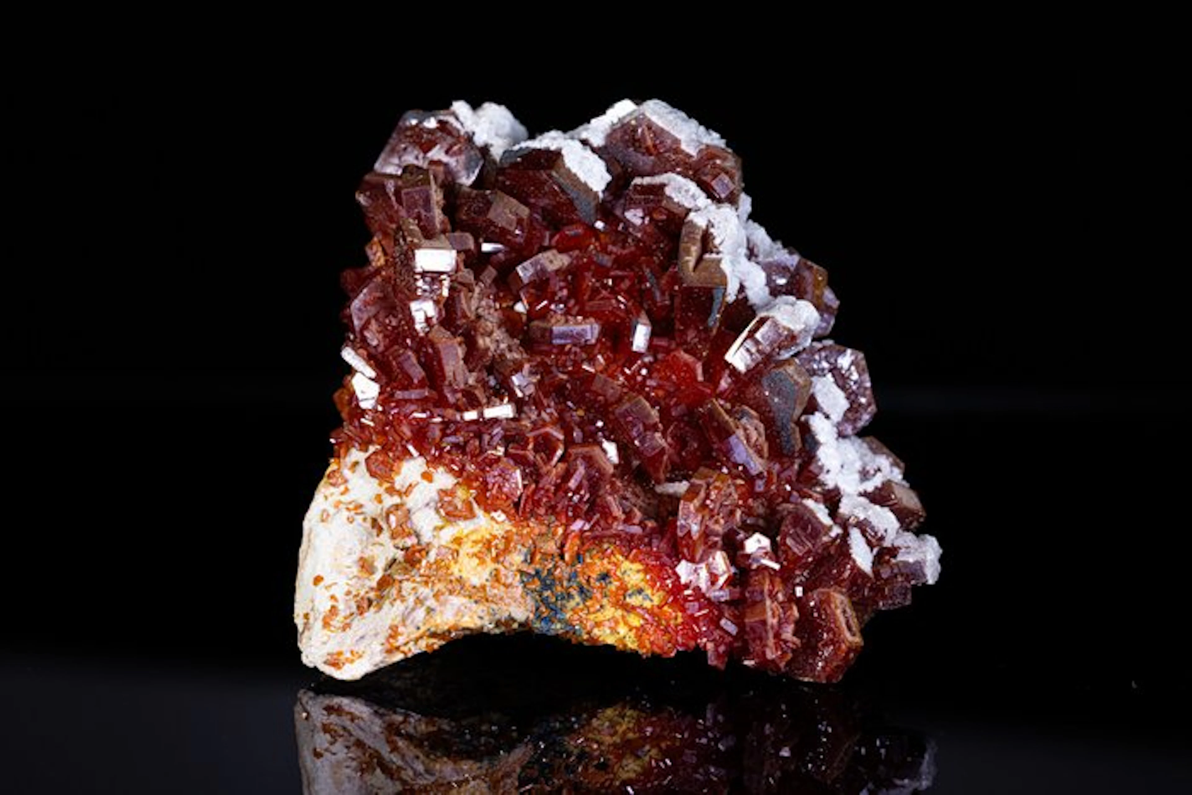Incredible fire-red crystallized vanadinite – 51.31 g –...