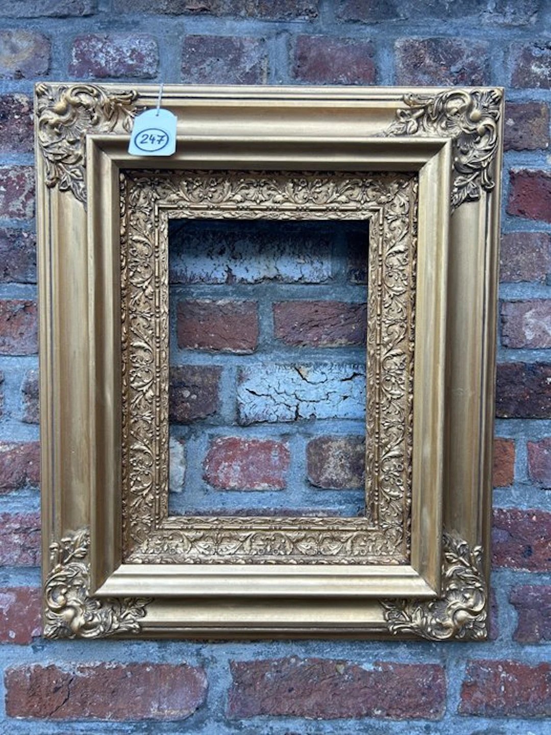 Frame - 247. Antique gold-gilded picture frame. For painting 40x30 cm