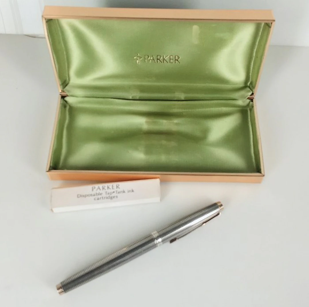 Parker - 75 Ciselé Argento massiccio e oro 14 KT - Fountain pen