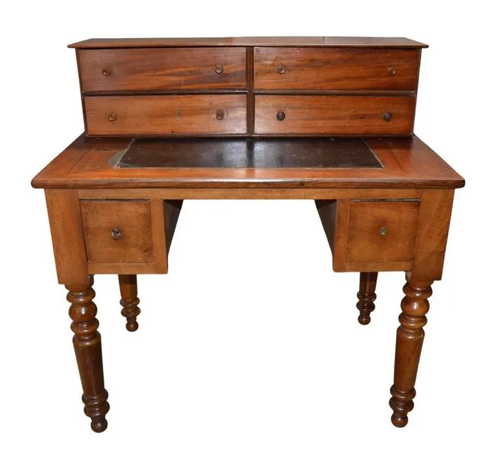 Table - Wood - Study desk