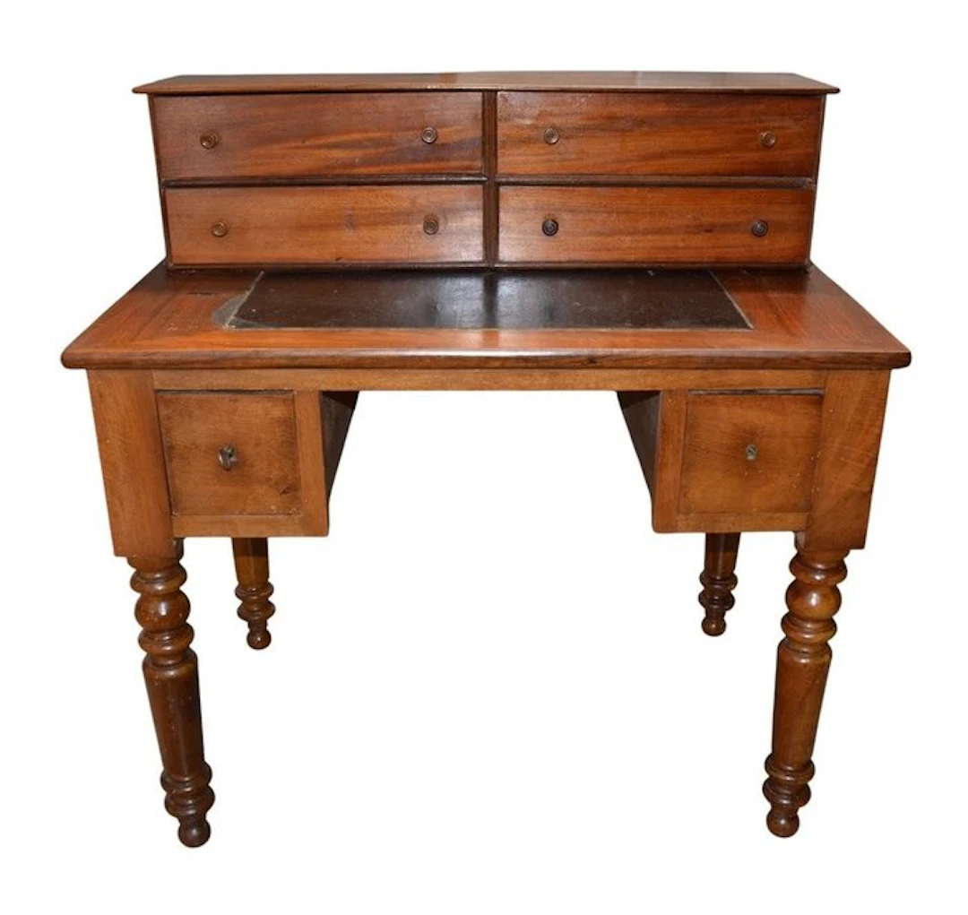 Table - Wood - Study desk