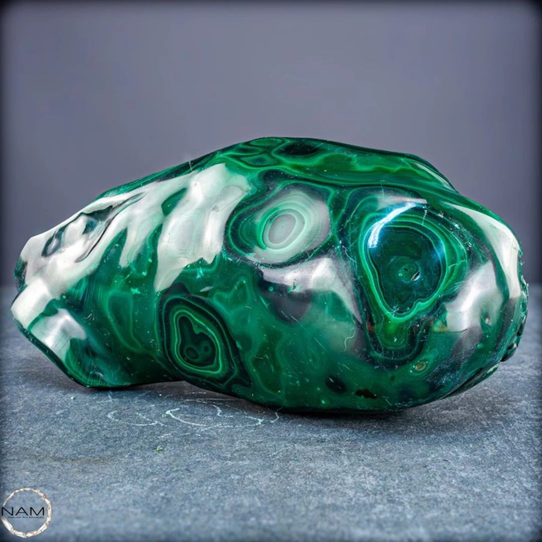Extraordinary malachite sculpture – the living energy of...