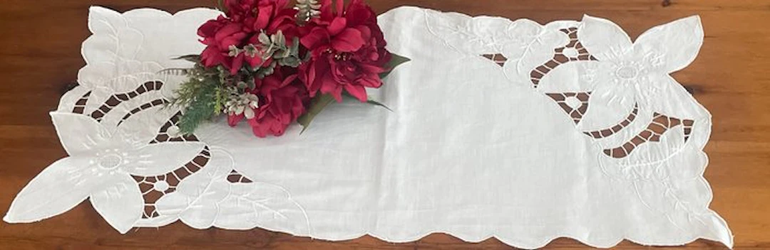 ricami ad intaglio - Embroidery - 35 cm - 80 cm - Embroidered centerpiece