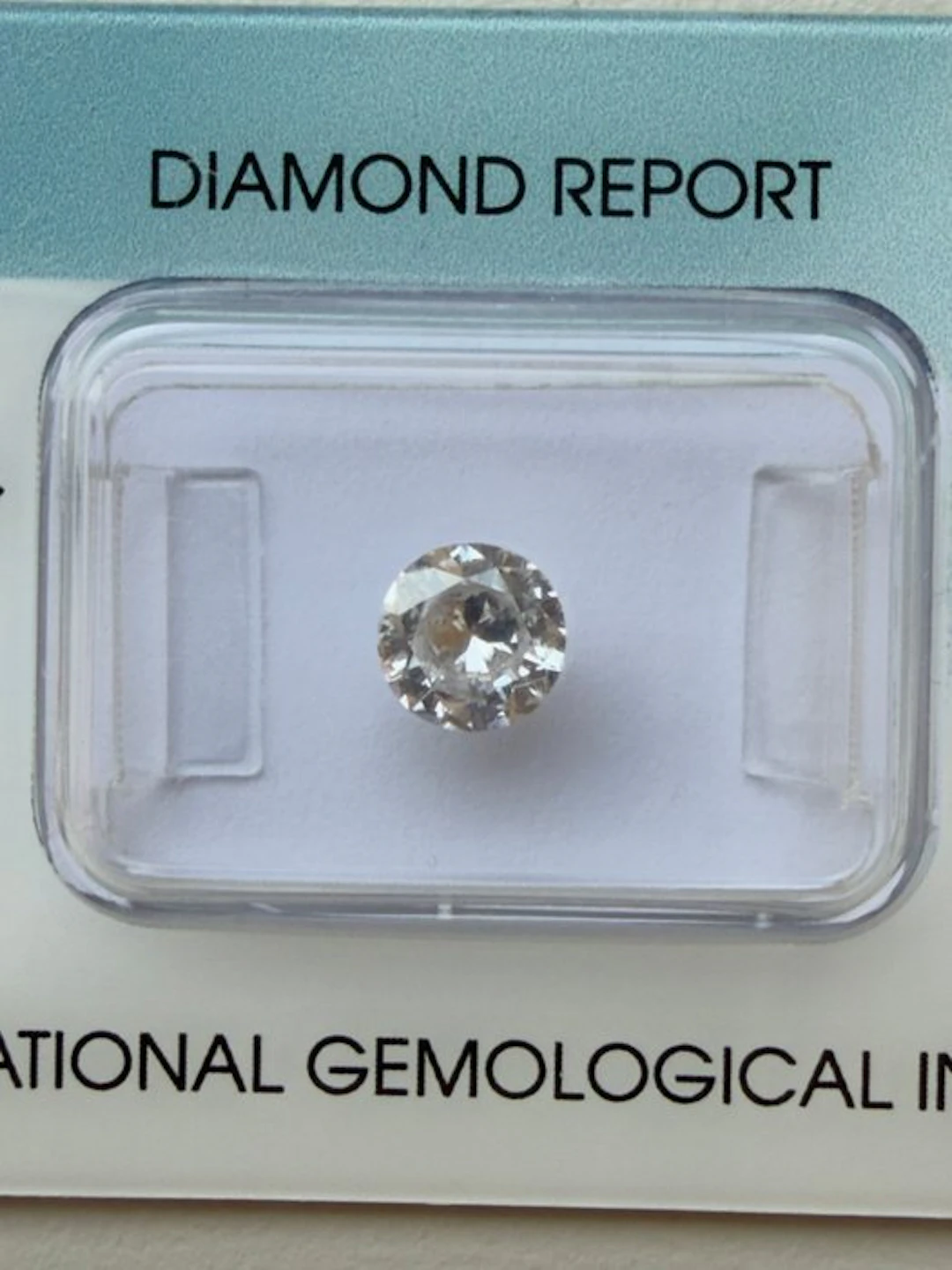 1 pcs Diamond (Natural) - 0.65 ct - Round - E - SI1...