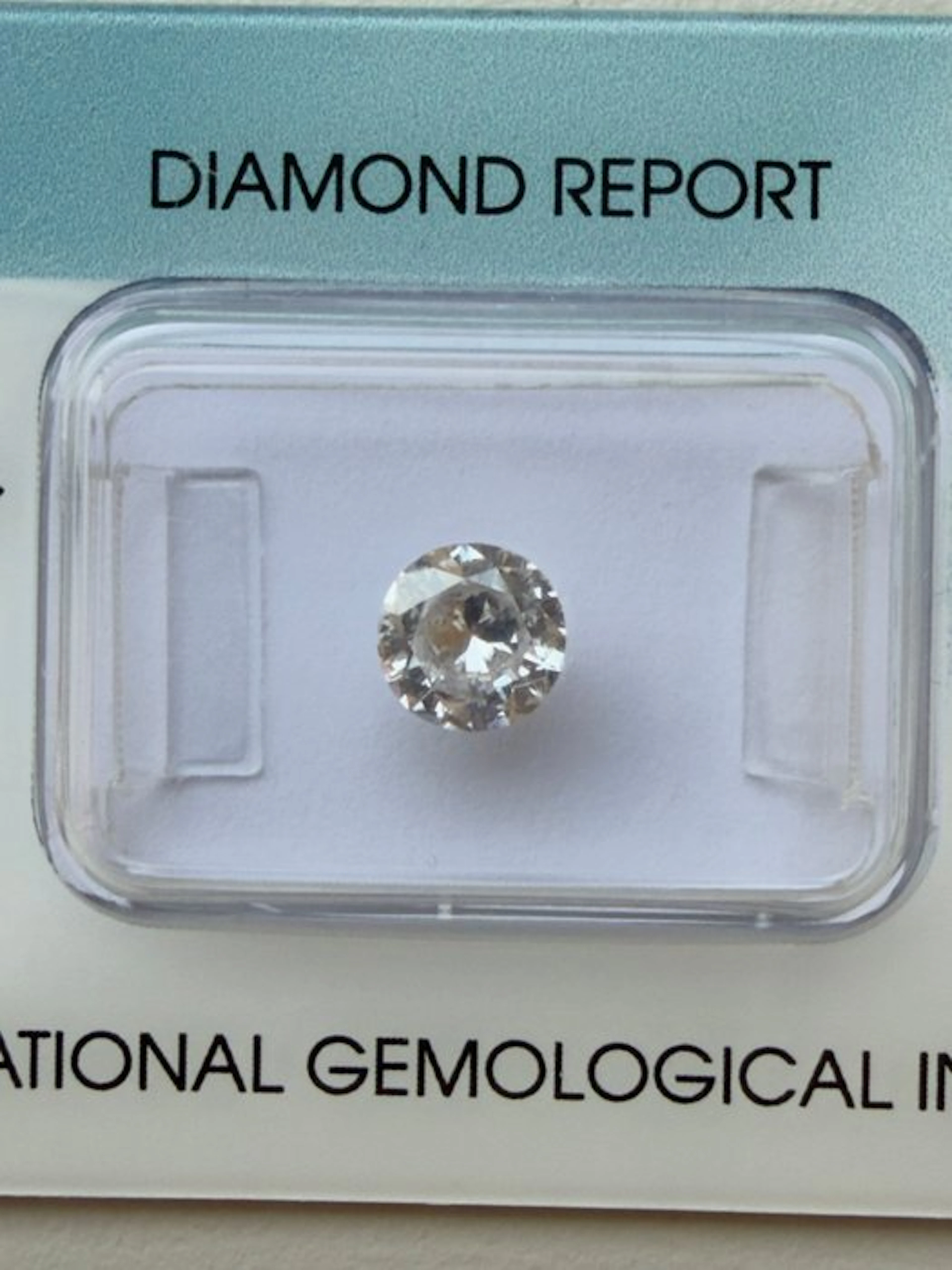 1 pcs Diamond (Natural) - 0.65 ct - Round - E - SI1...
