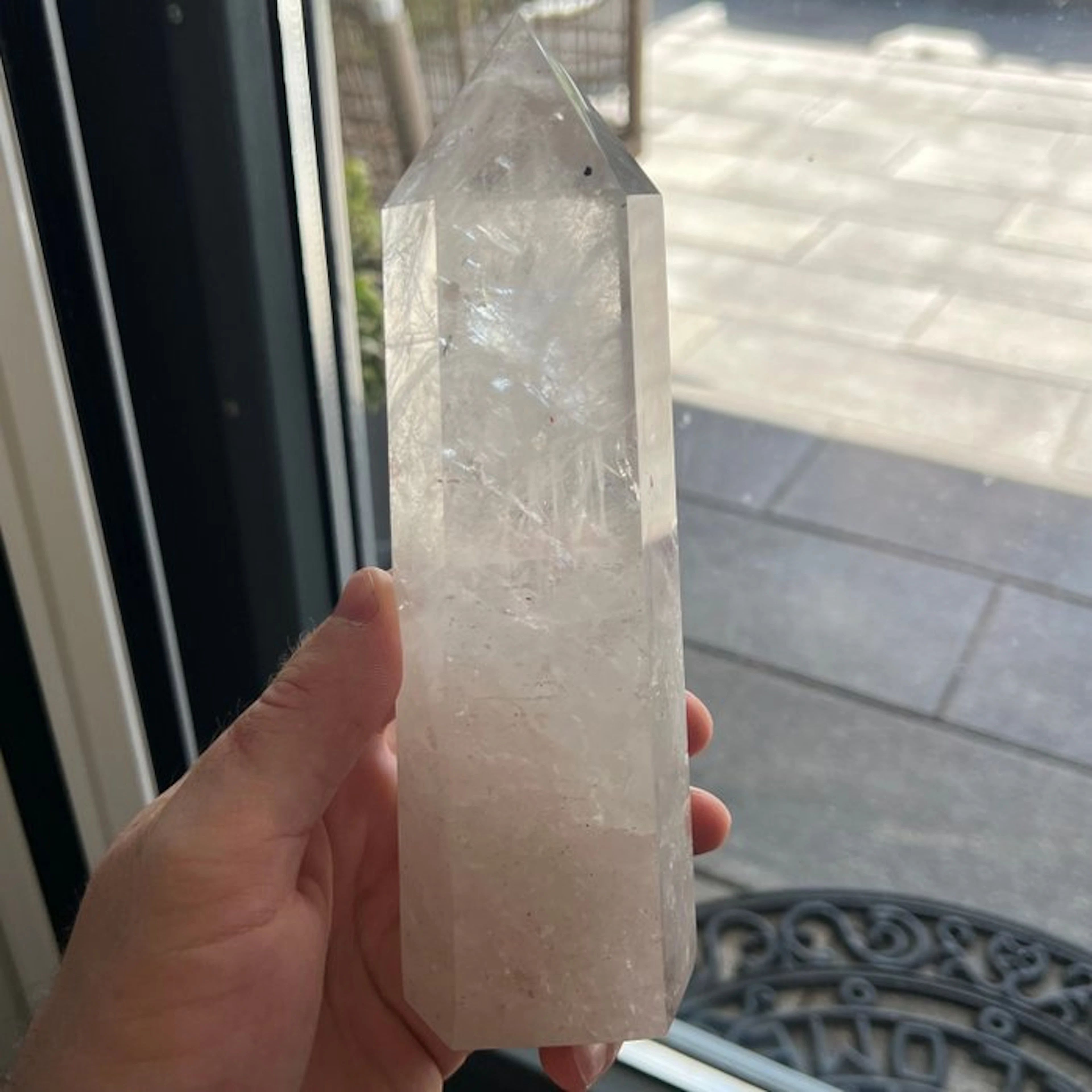 Excellent rock crystal tower. Crystal - Height: 19.7 cm - Width: 6.3 cm- 1070 g