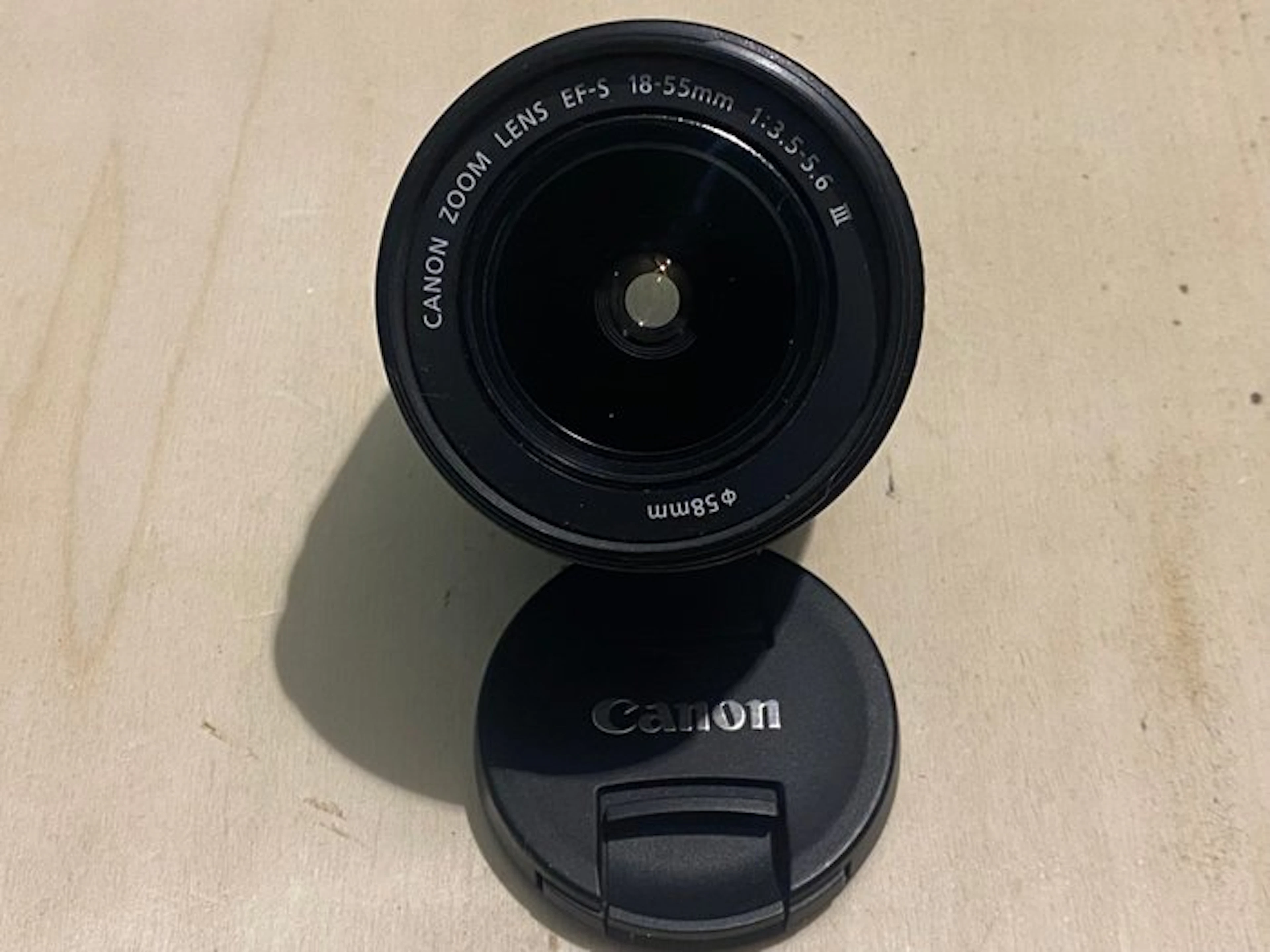 Canon EF-S 18-55mm 1:3.5-5.6 III Prime lens
