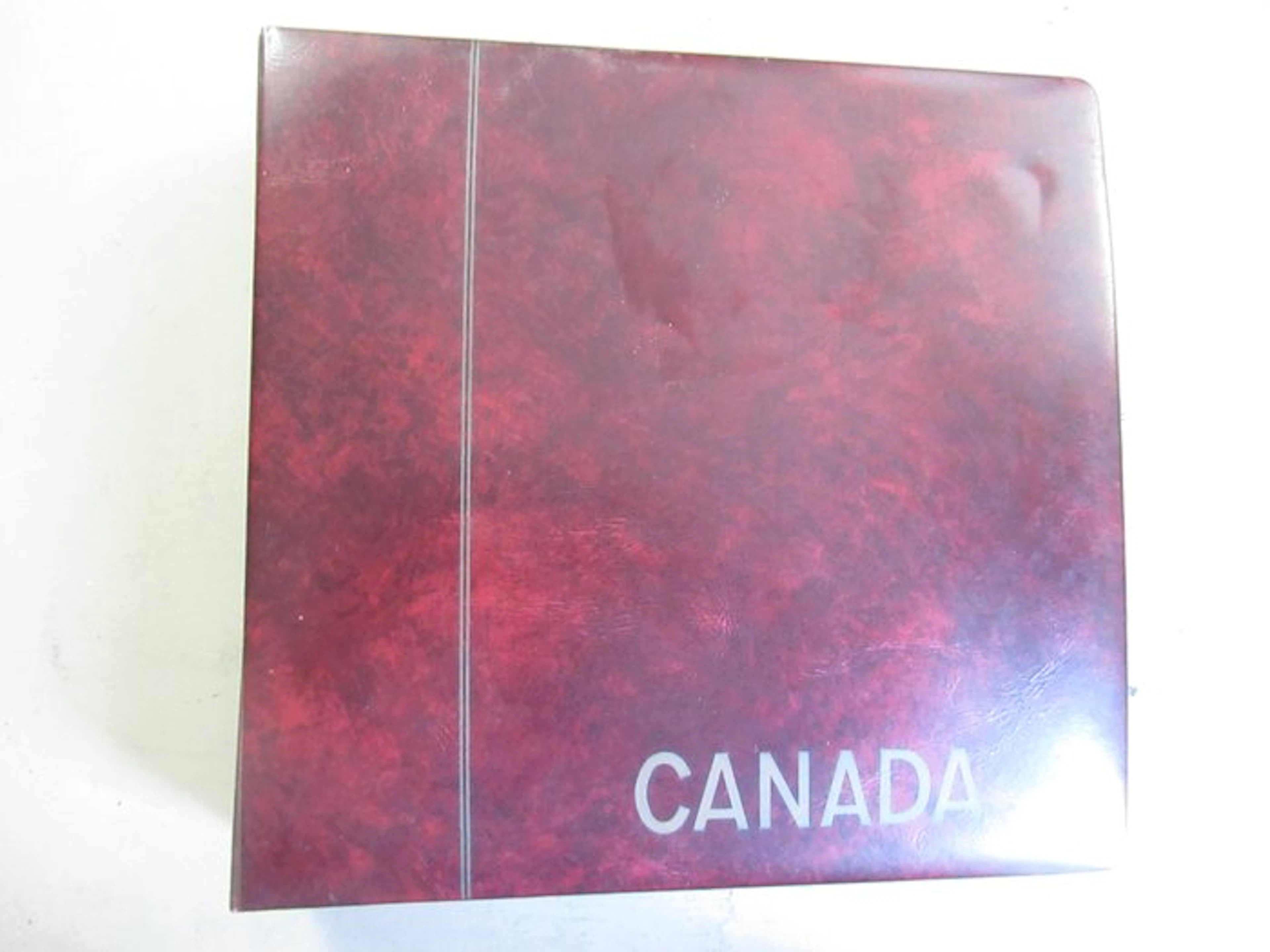 Canada 1973/1988 - Canada Collection in a 3-ring binder album - Yvert 2024