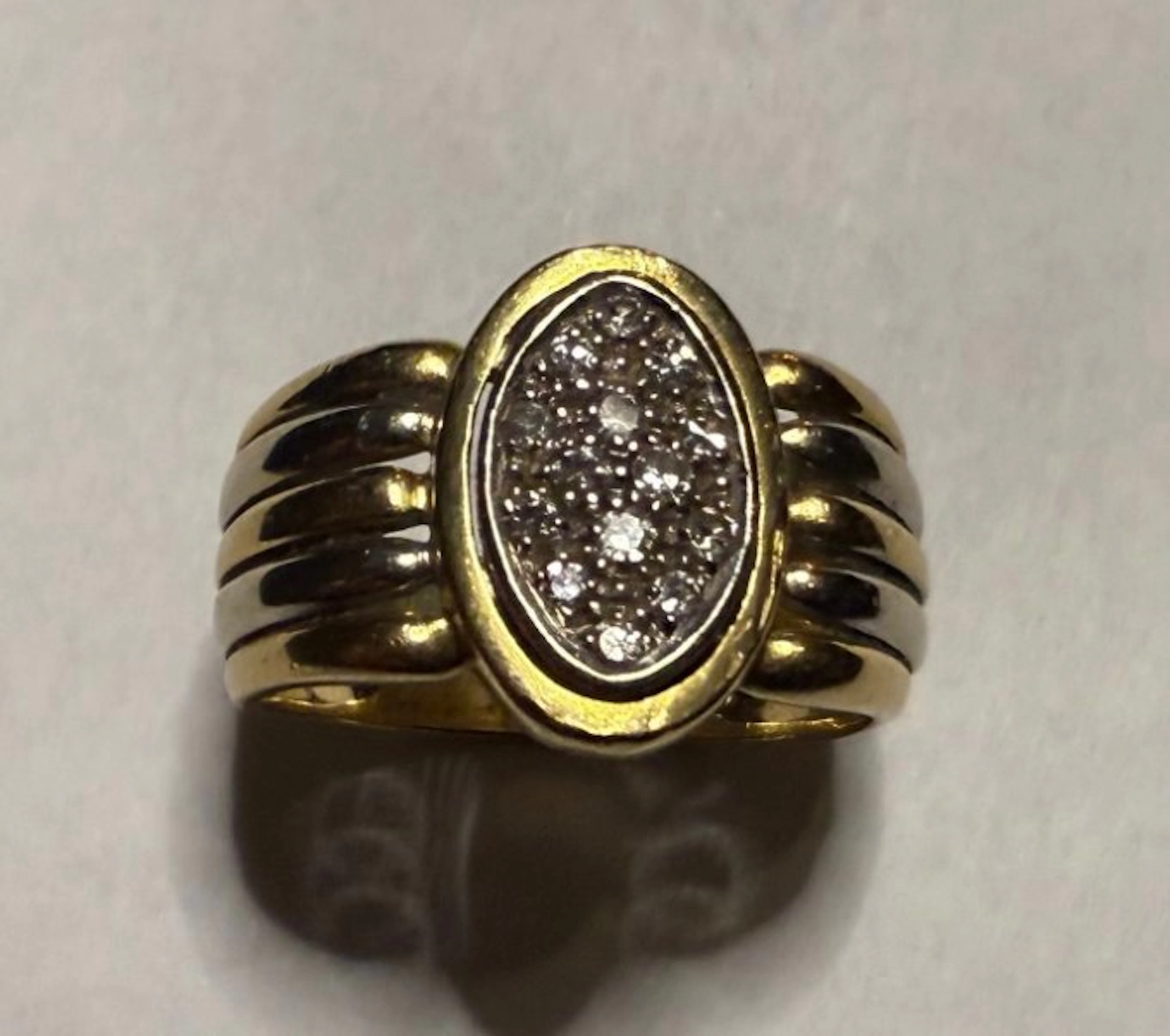 Statement ring - 18 kt