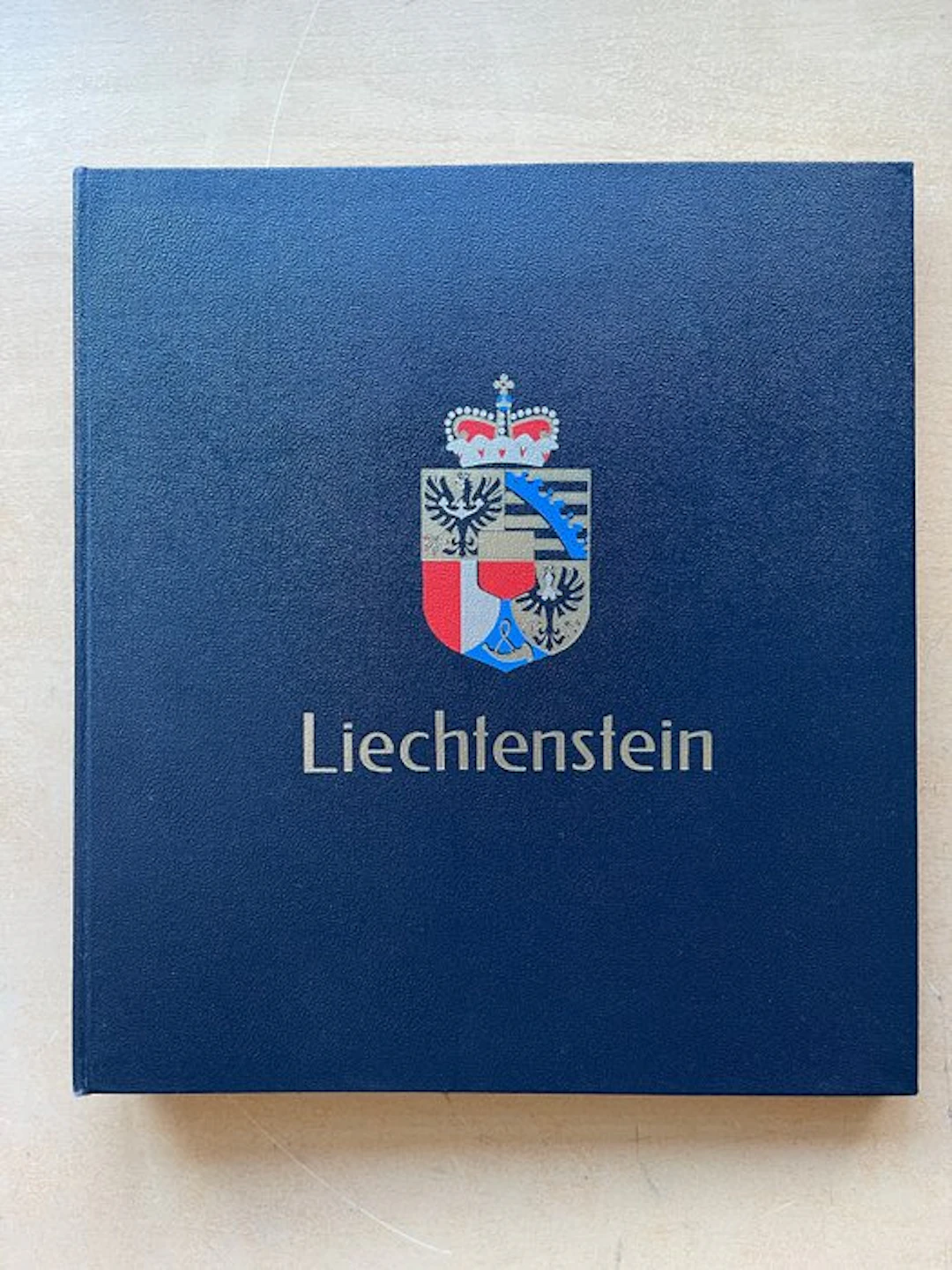 Liechtenstein - Davo Album Liechtenstein 1912 to 1974 with protective cover