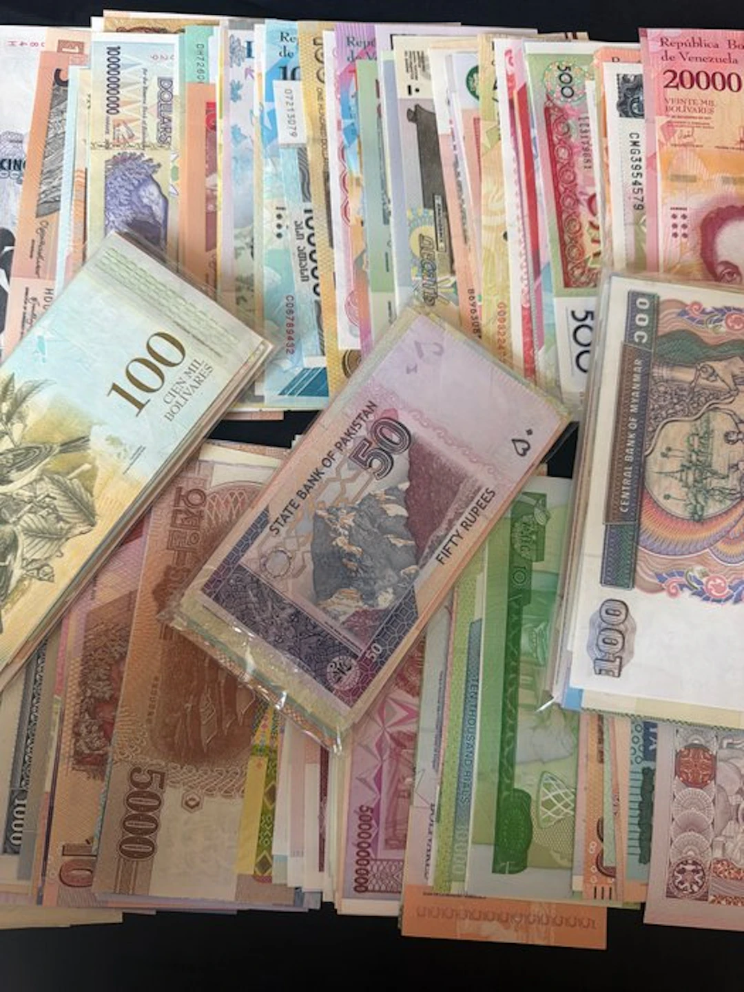 World. - 100 Banknotes - Various Dates (No reserve price)