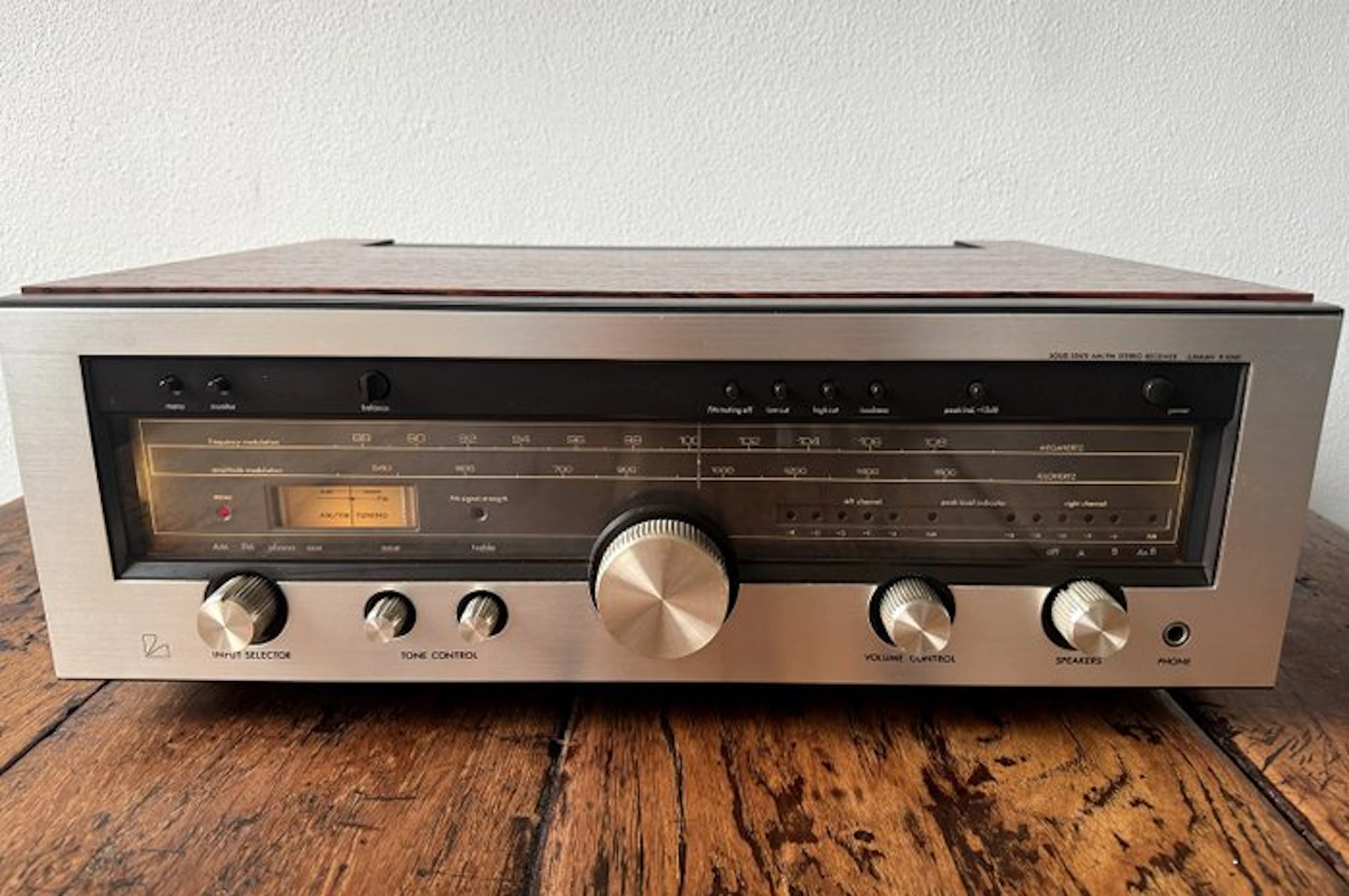 Luxman - R-1040 Solid state stereo receiver