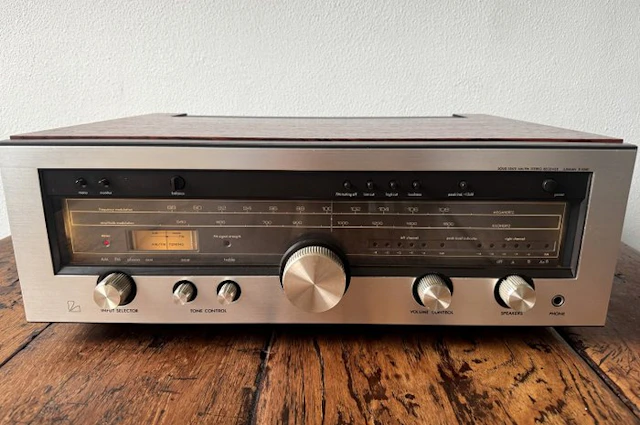 Luxman - R-1040 Solid state stereo receiver