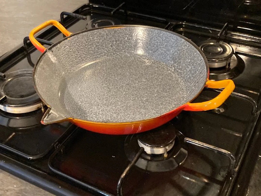 Baking dish - source, Enamel