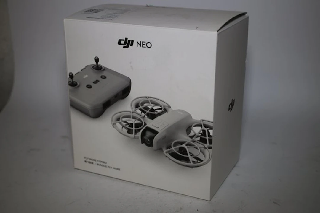 DJI NEO Fly More Combo Drone camera