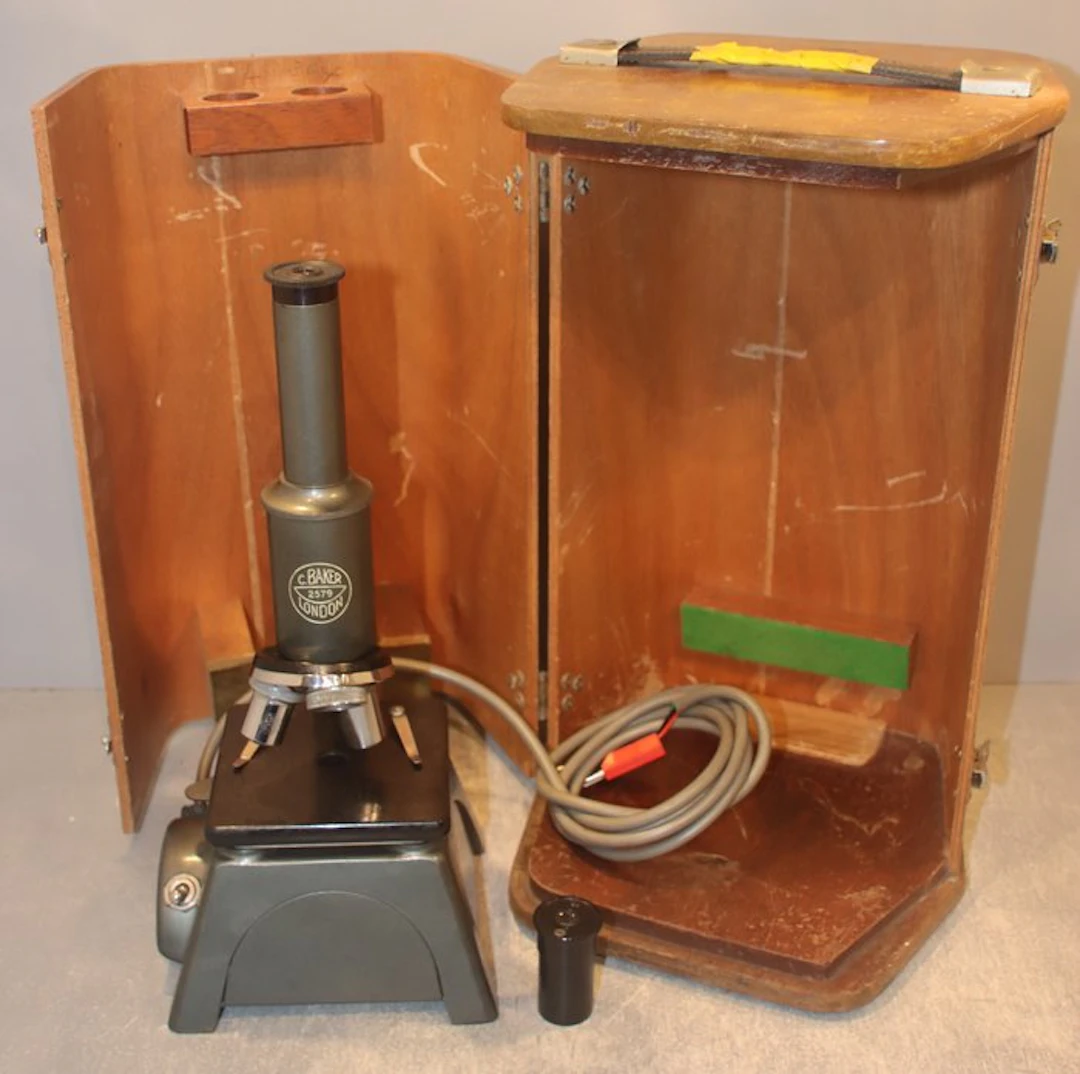 Monocular compound microscope - Biolux - 1950-1960 - United Kingdom - C. Baker