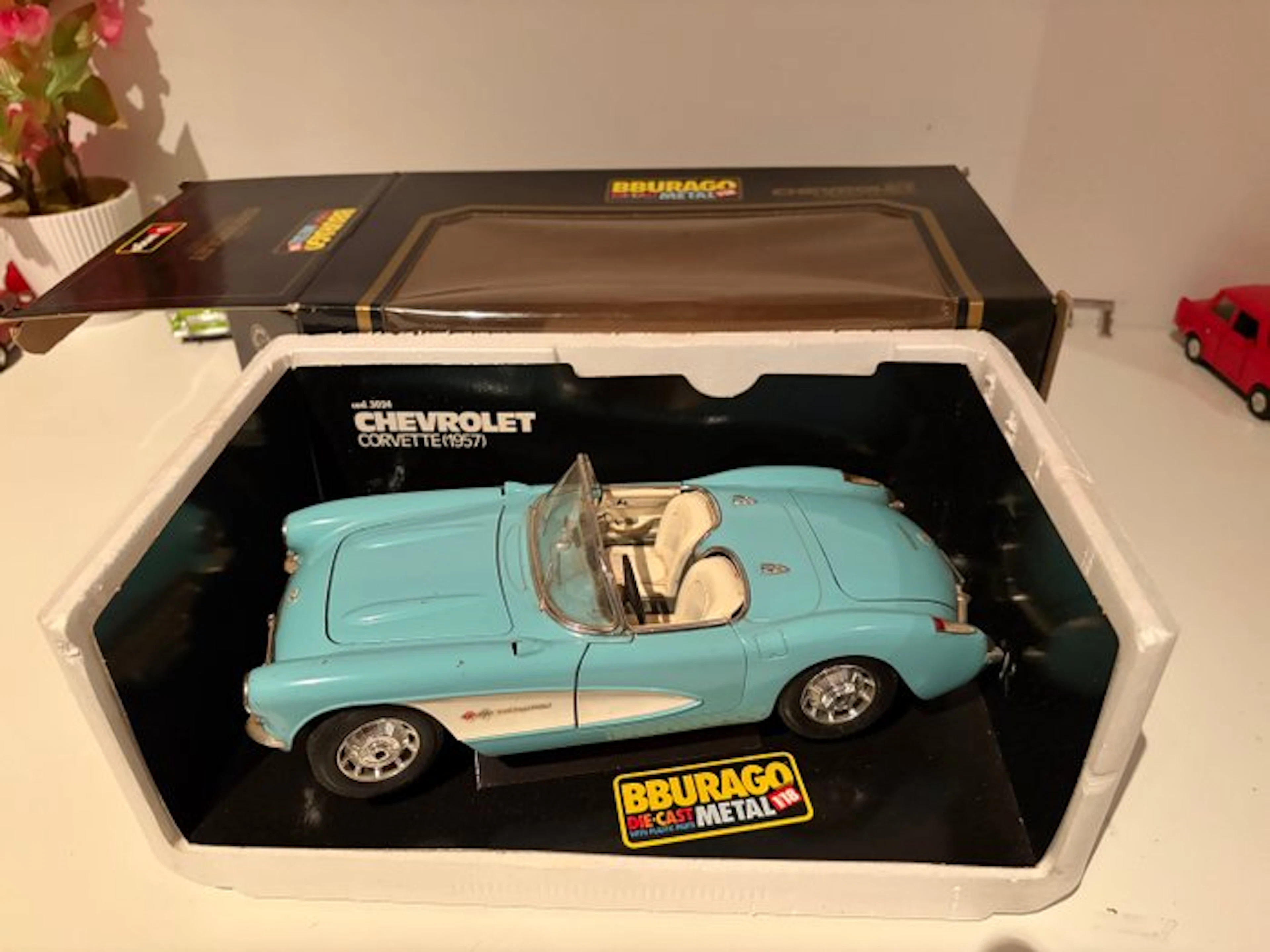 Bburago 1:18 - Model car - Chevrolet Corvette (1957)
