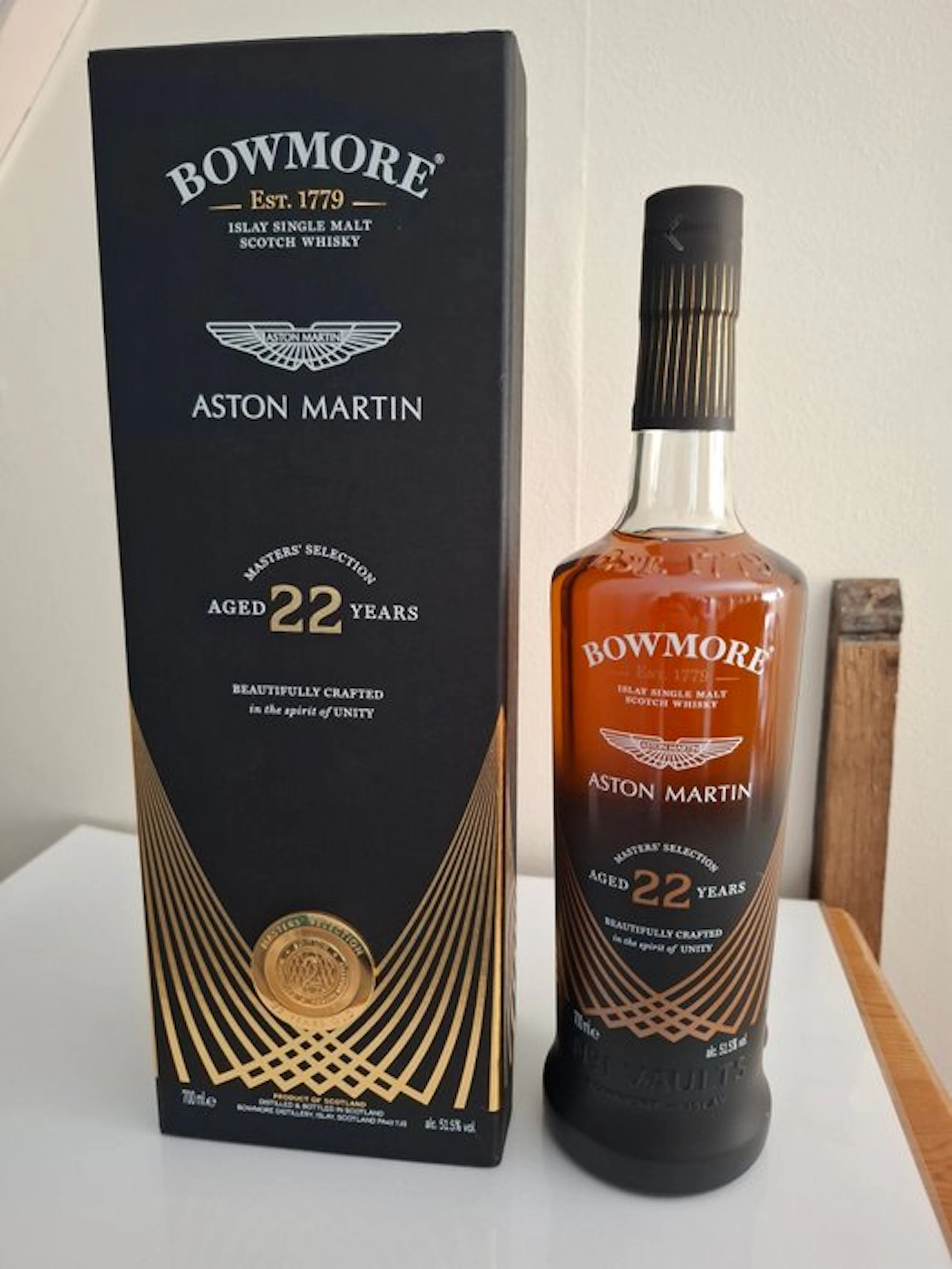 Bowmore 22 years old Aston Martin Masters' Selection - Edition 2 - 700ml