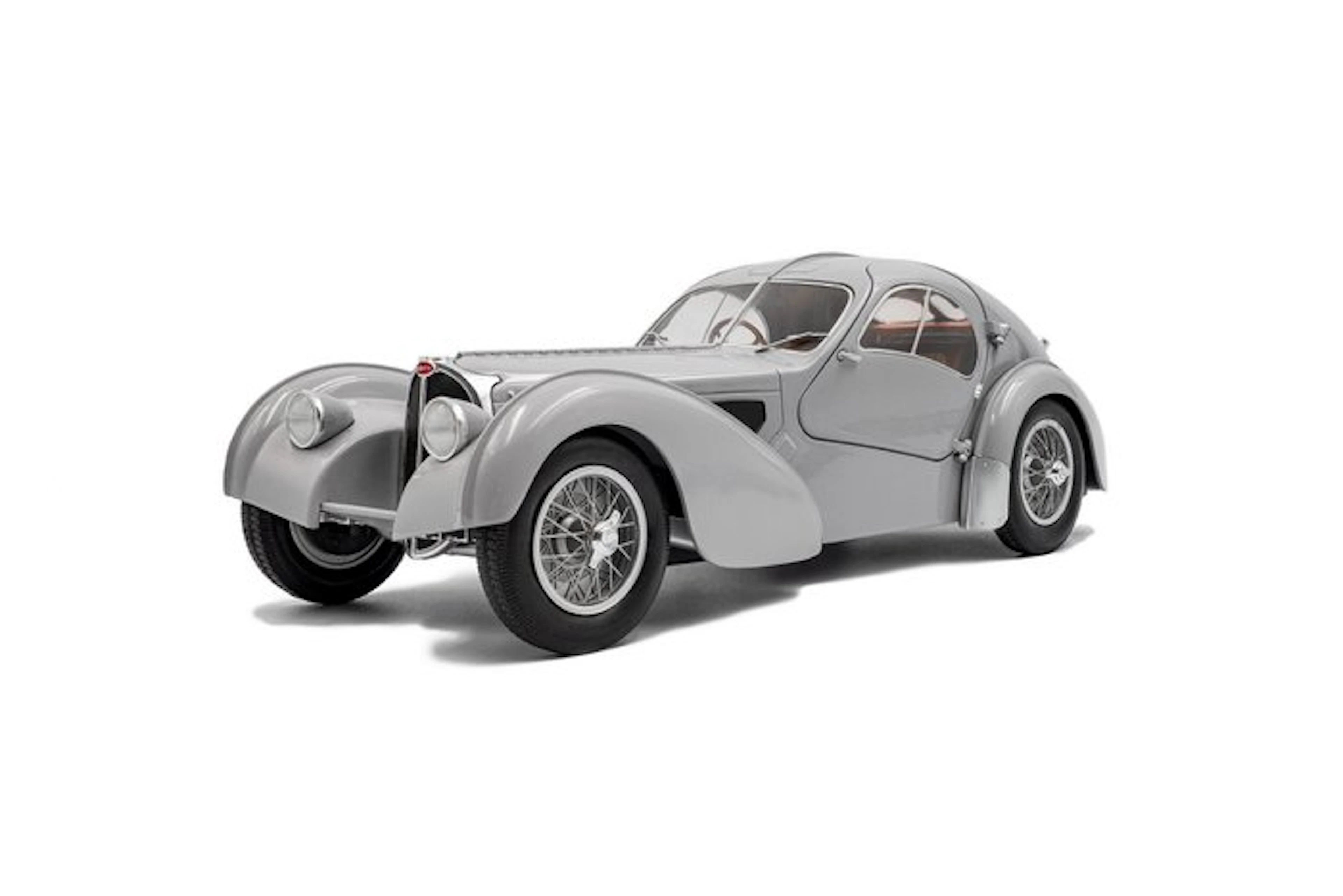 Solido 1:18 - Model car - Bugatti 57 SC Atlantic (1938) Zilvergrijs