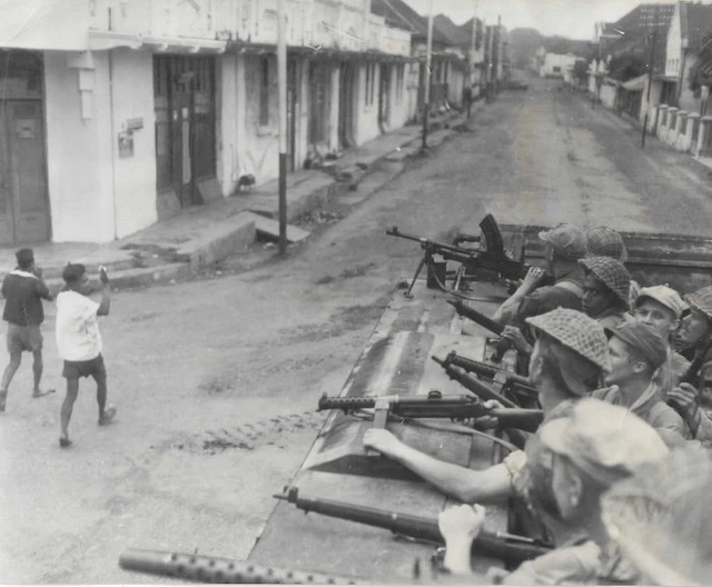 Max Desfor (1913-2018) - Malang