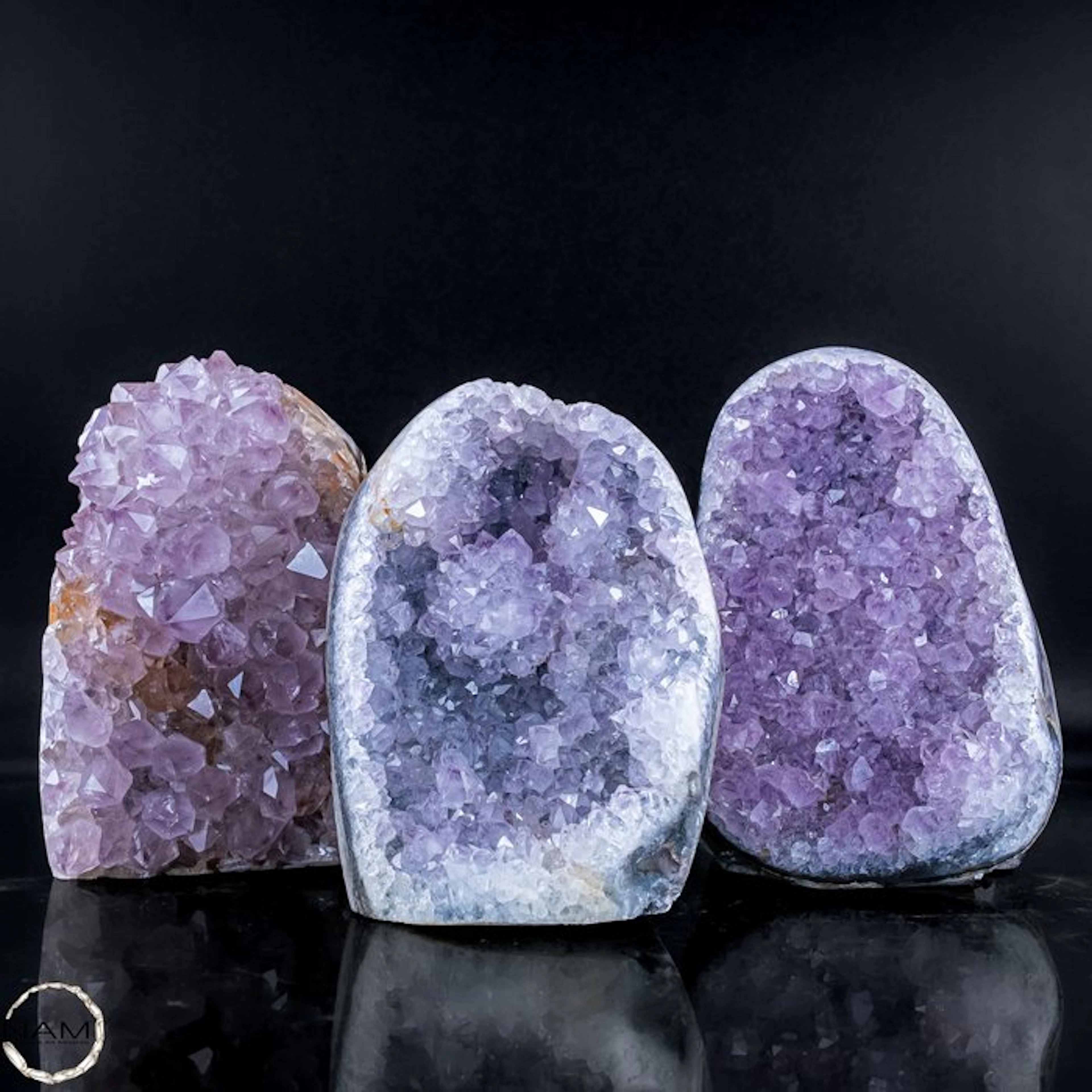 Amethyst set with calcite crystals – Three fascinating...