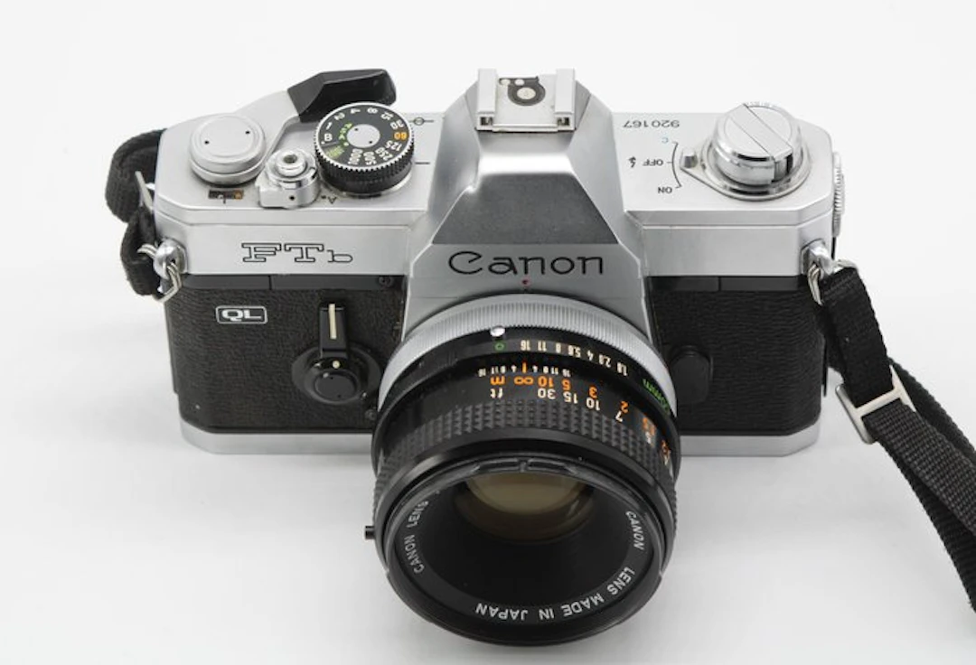 Canon FTb QL + 50mm f/1,8 S.C Single lens reflex camera (SLR)