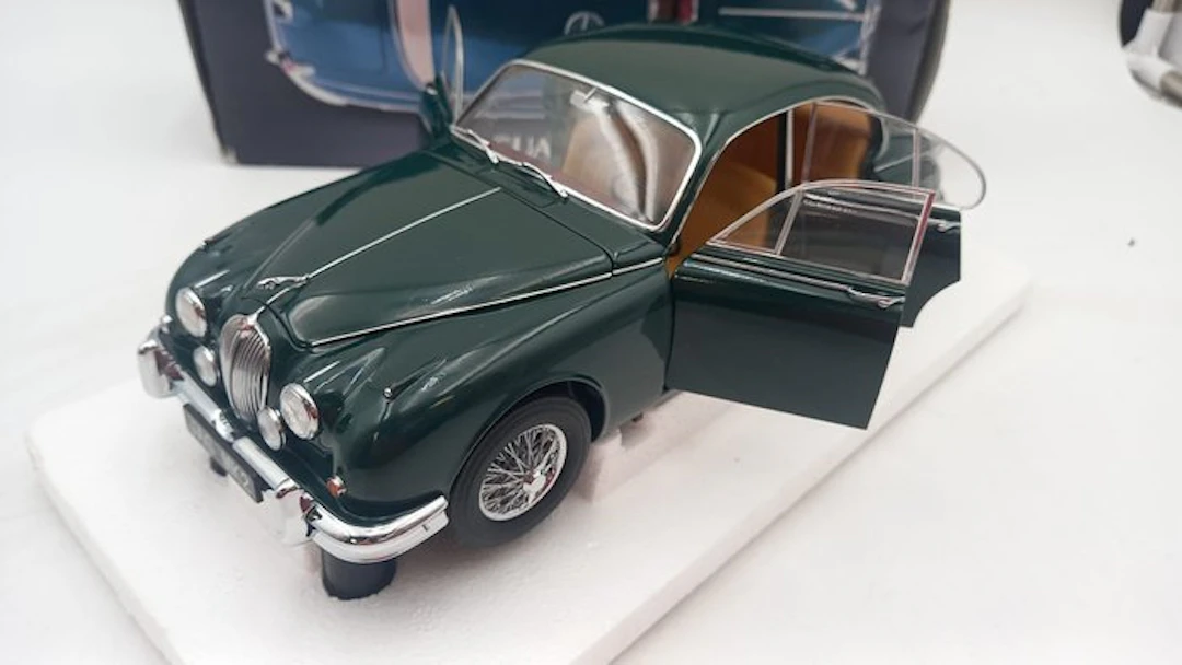 Model Icons 1:18 - Model car - Jaguar Mk2 - (cod.F18)