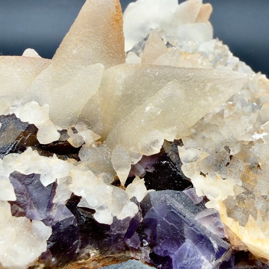 Calcite Rough - Height: 14 cm - Width: 10 cm- 544 g - (1)