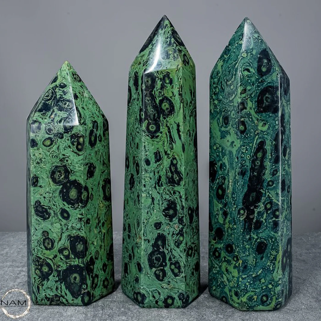 Kambaba Jasper Obelisk Set – 3 impressive natural stone...
