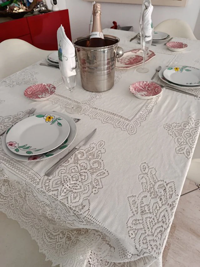 Tablecloth - 210 cm - 130 cm