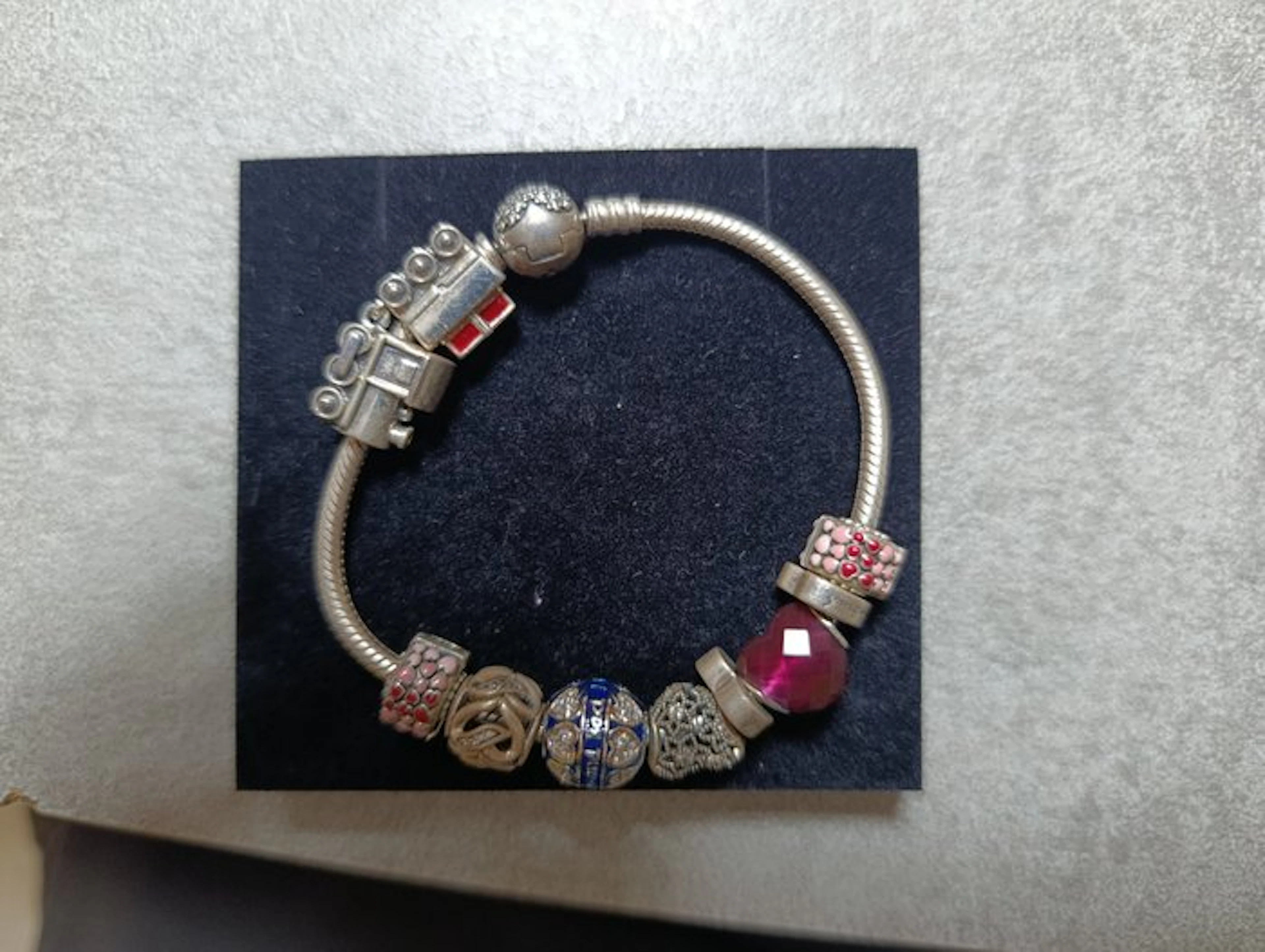 No reserve price - Pandora - Charm bracelet - Moments Silver
