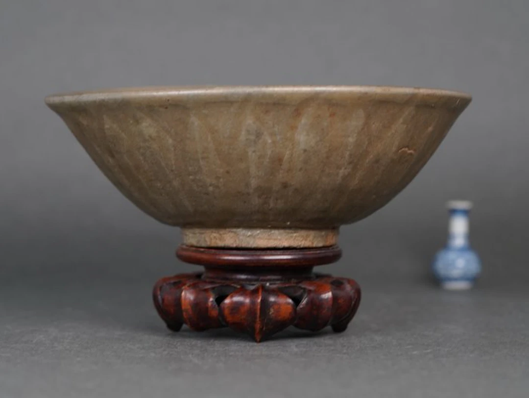 Bowl - High Quality - Lotus Petal Bowl - Longquan Celadon - Yuan Dynasty