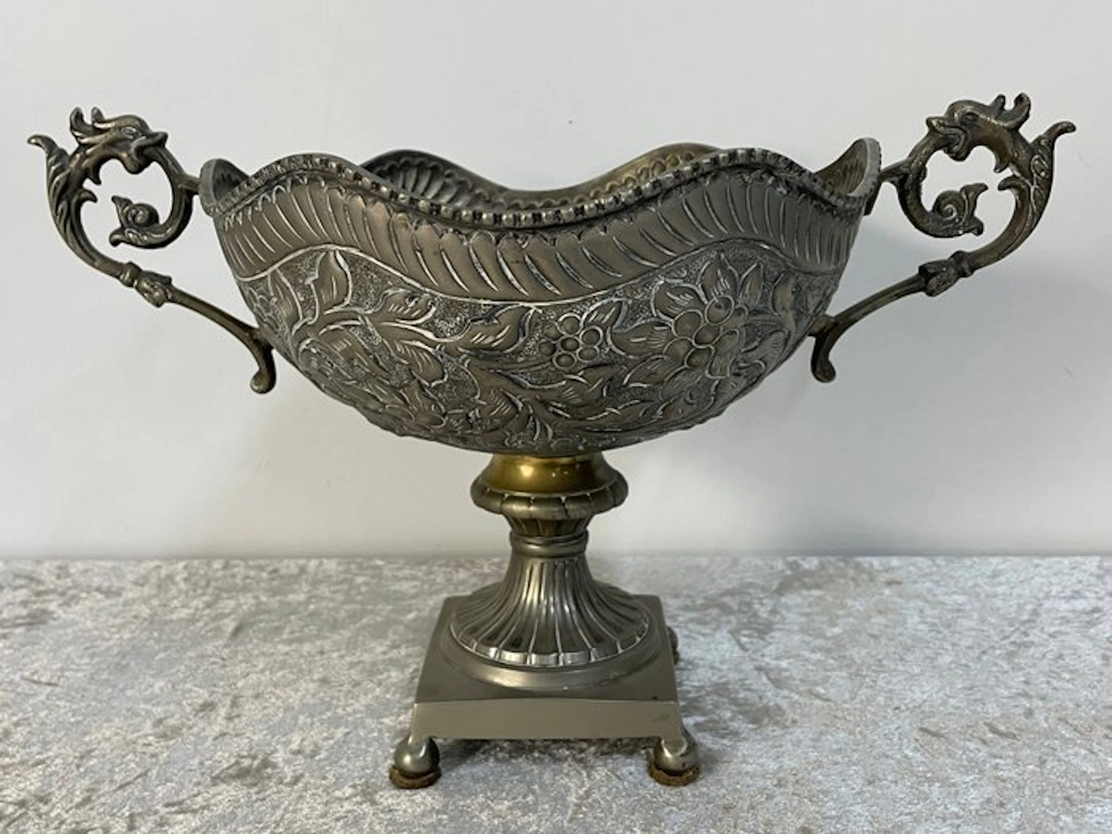 Prachtige - Platter - Brass - Bowl with floral motif