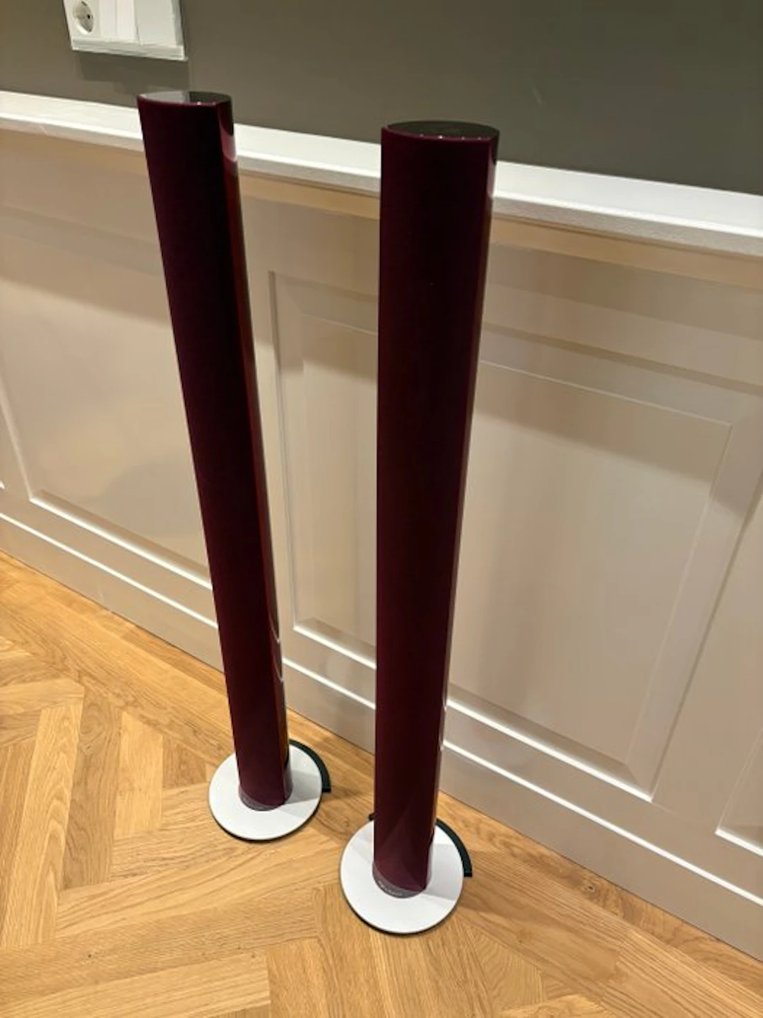 Bang & Olufsen - BeoLab 6000 Bordeaux Red Speaker set