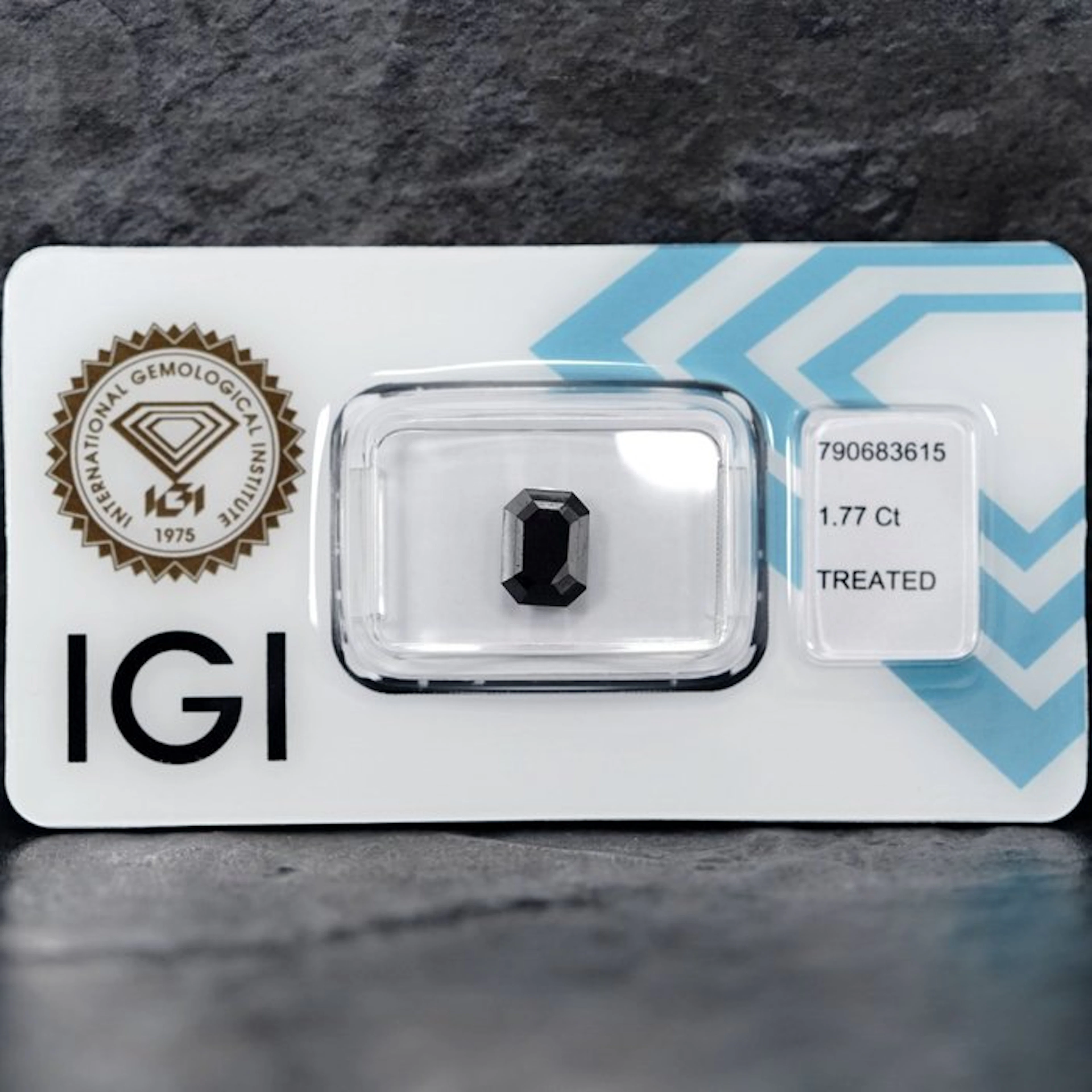 No reserve price - 1 pcs Diamond (Colour-treated) - 1.77...