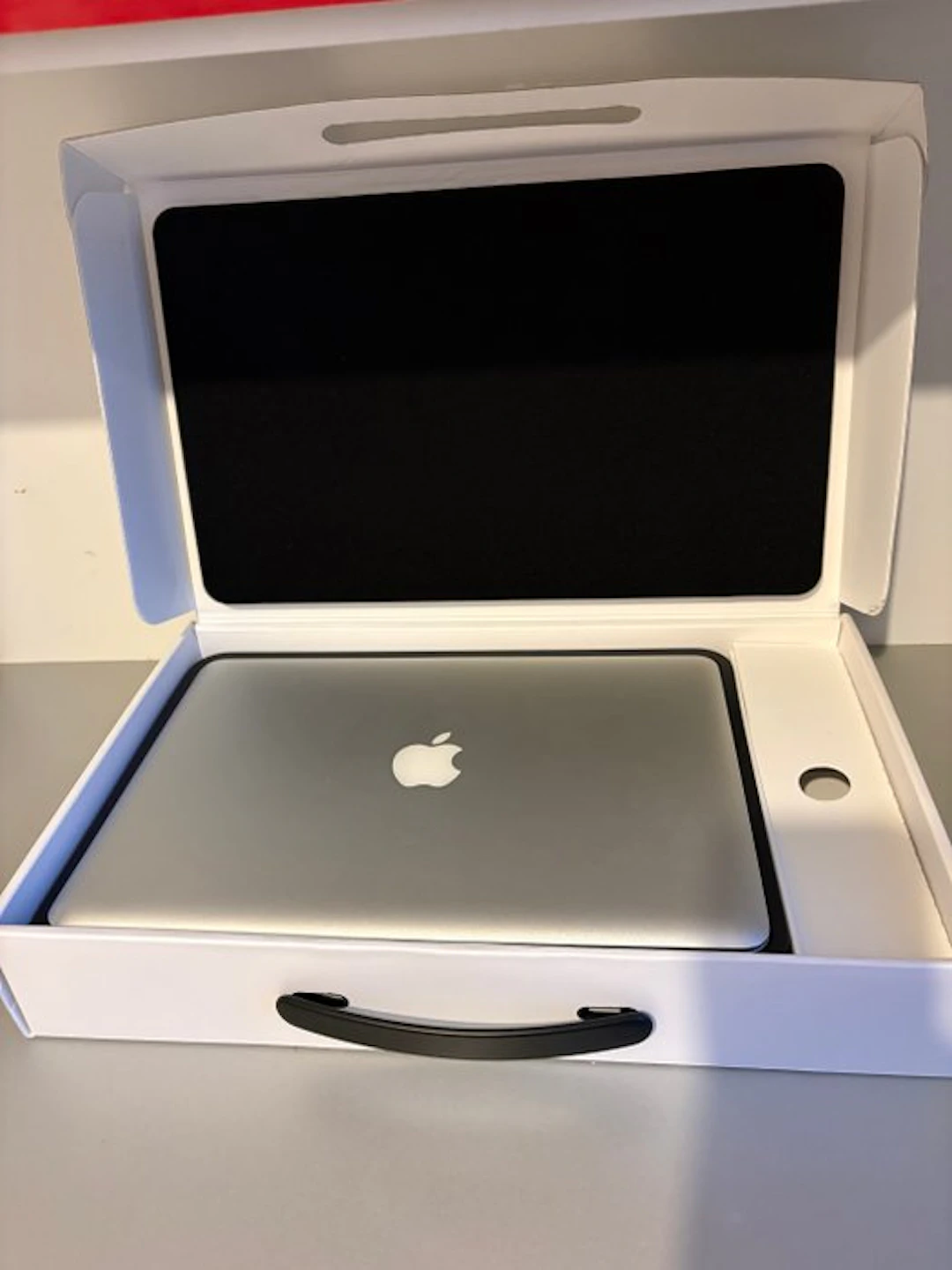 Apple MacBook Pro 2011 - Computer (1) - With replacement box