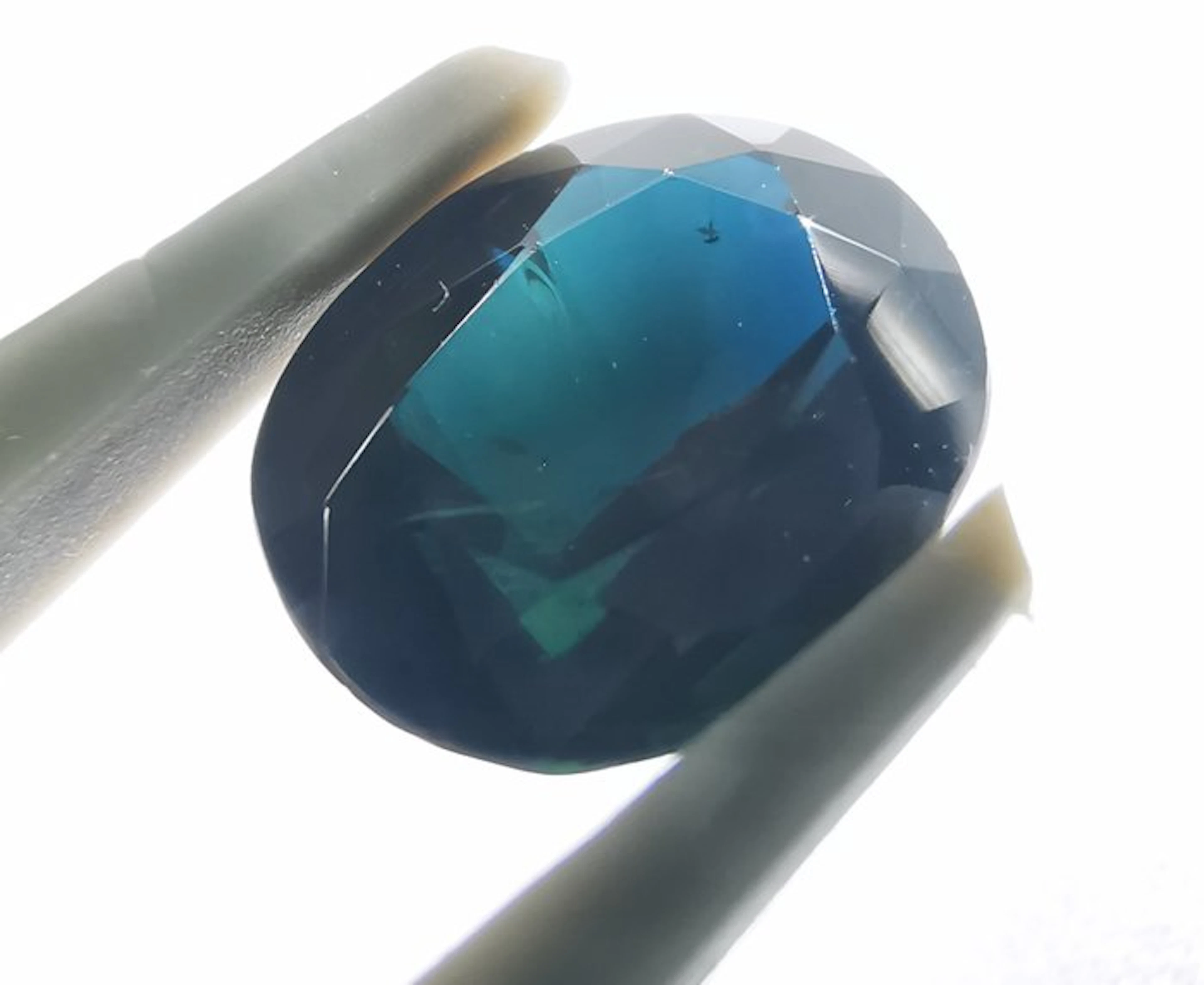 No reserve price - 1 pcs Blue Sapphire - 4.04 ct...