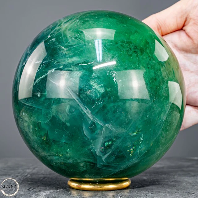 Exclusive green fluorite sphere – Symbol of clarity