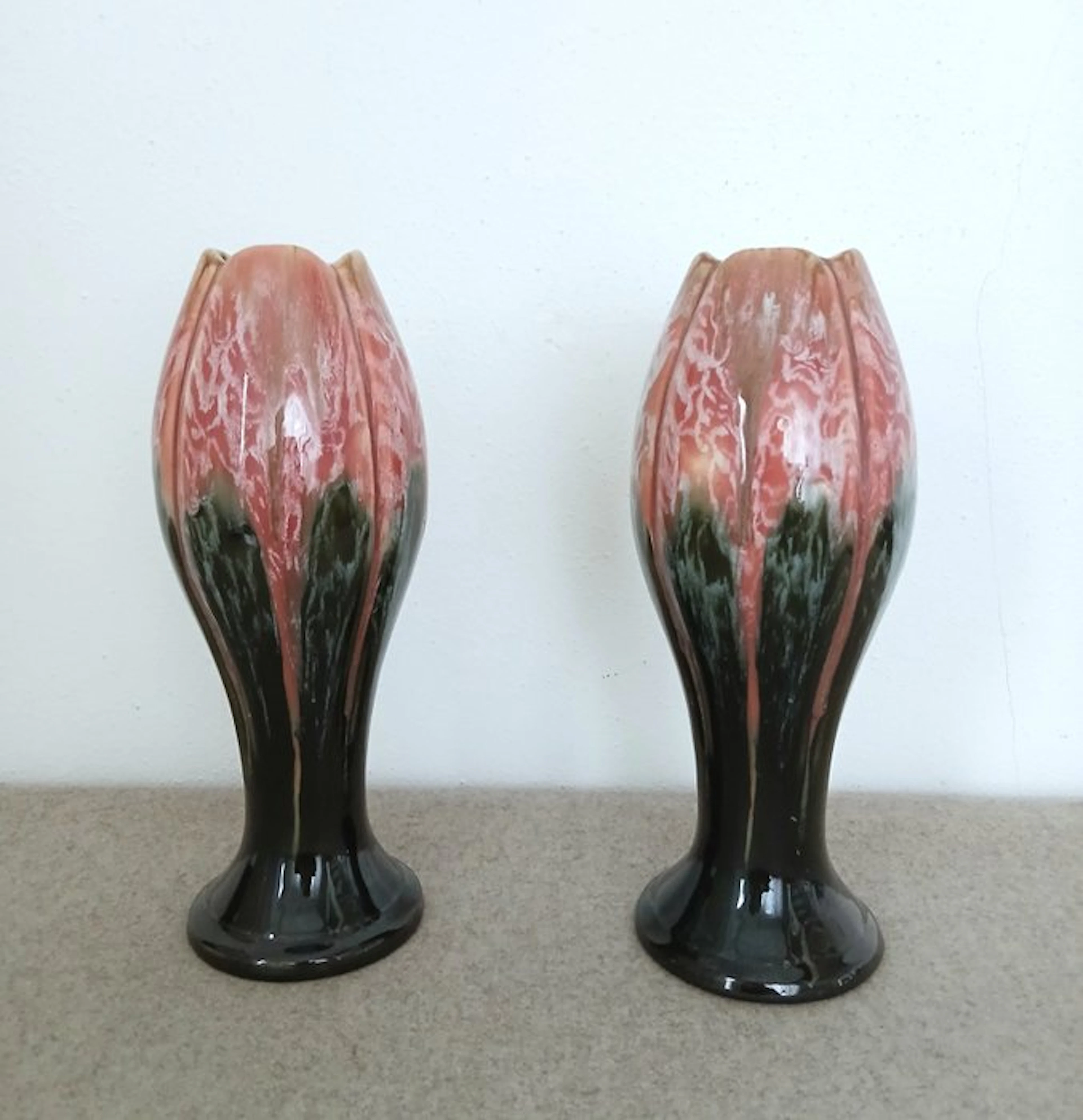Thulin - Vase - Earthenware - a pair of tulip vases