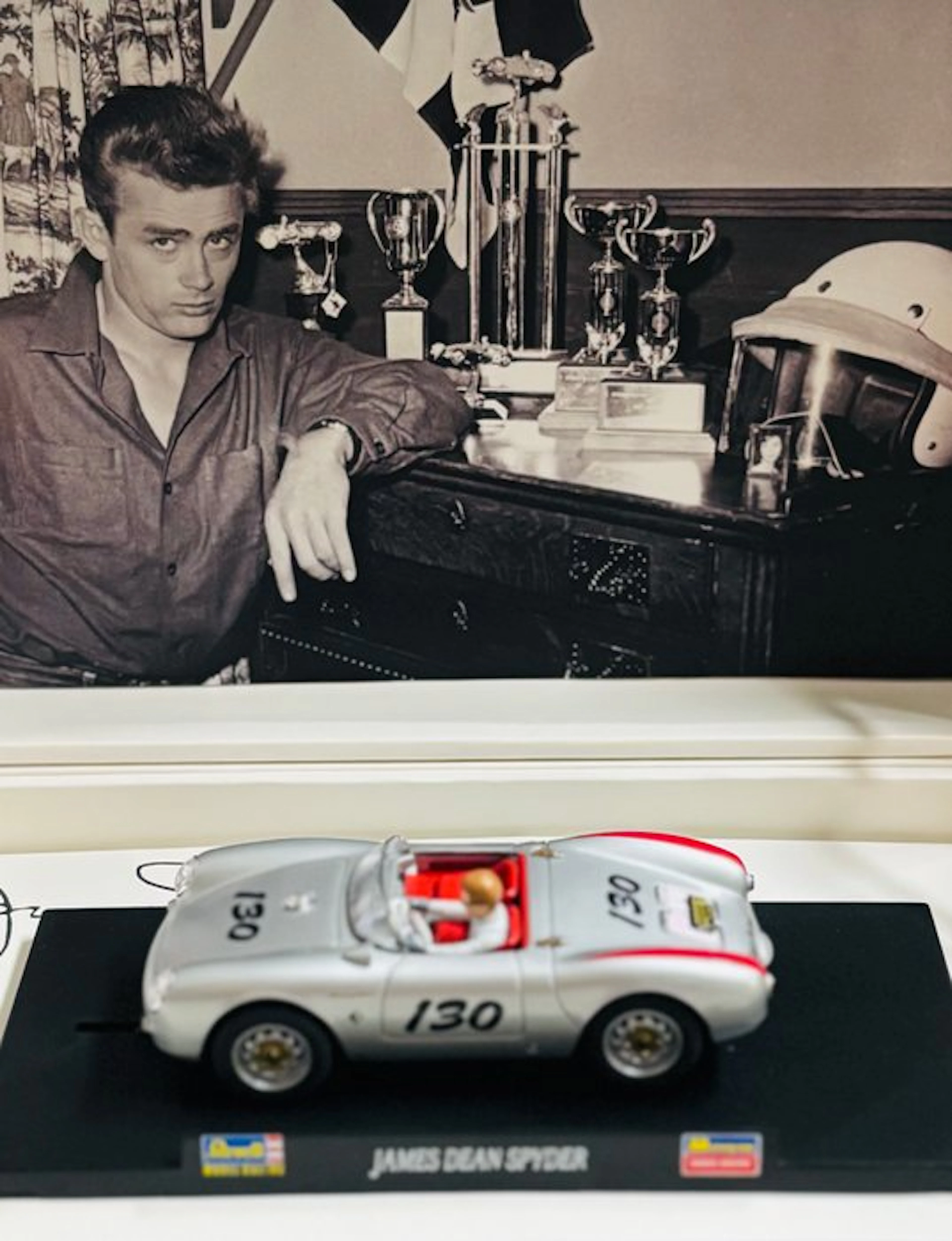 Revell 1:32 - Model car - Porsche Spyder James Dean - Limited Edition of 5500