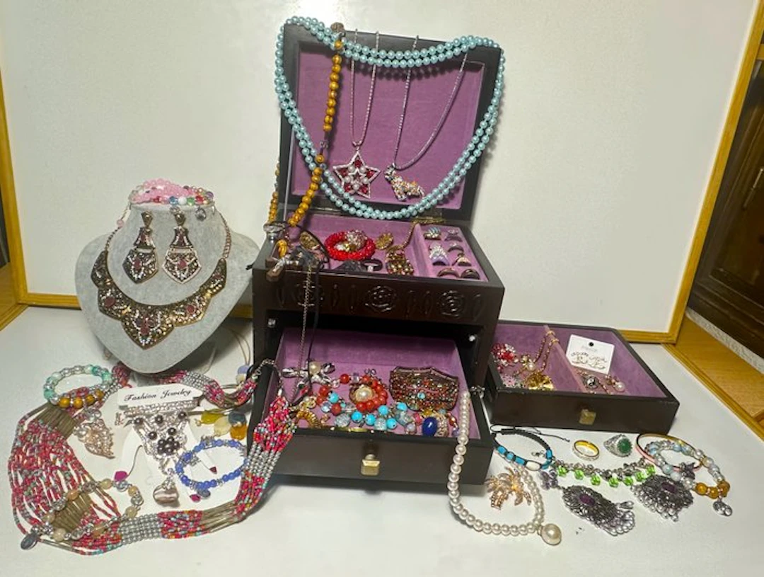 Themed collection - A large collection of bracelets and...