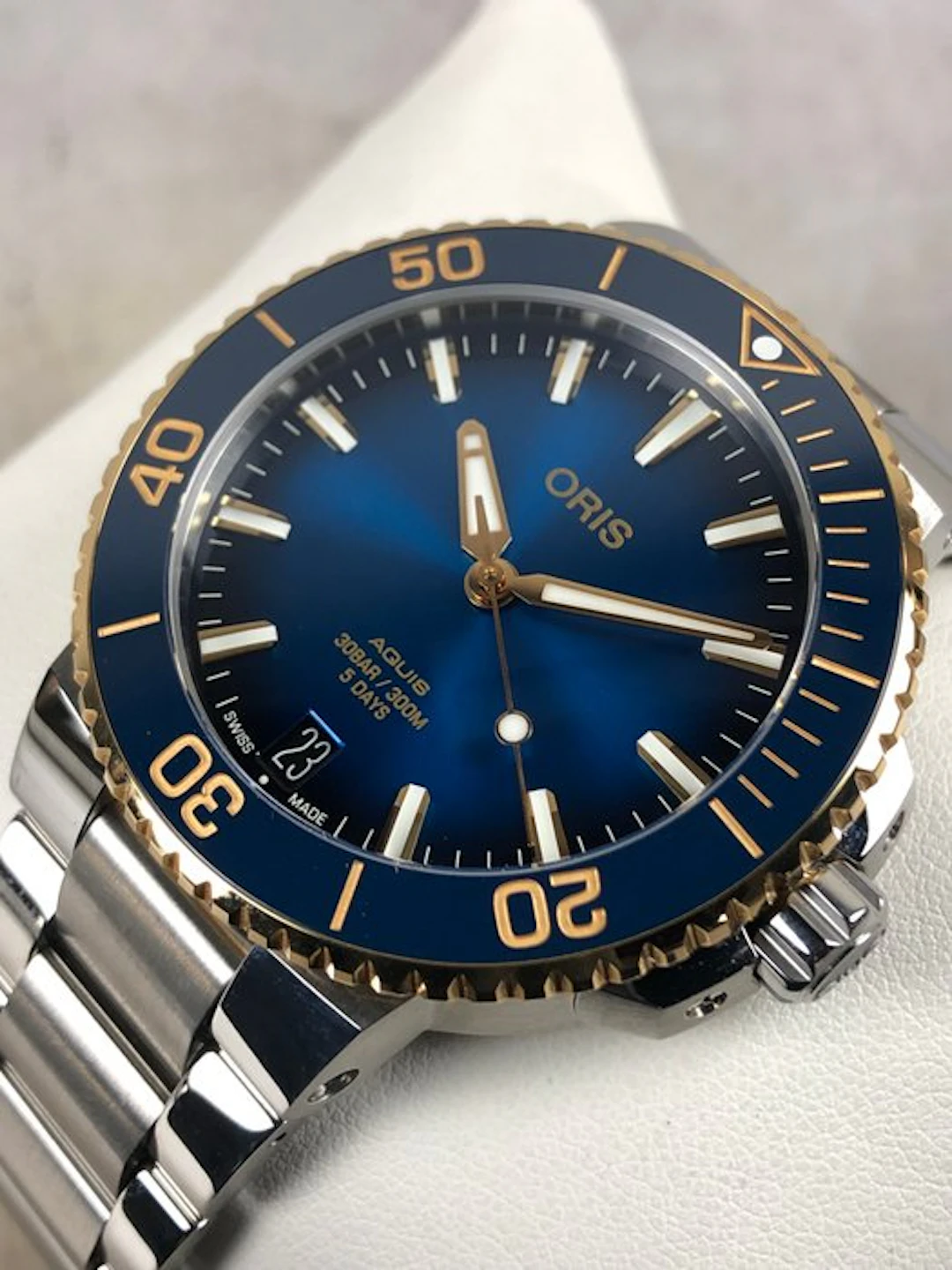 Oris - Aquis Date Calibre 400-2 Automatic - No reserve...