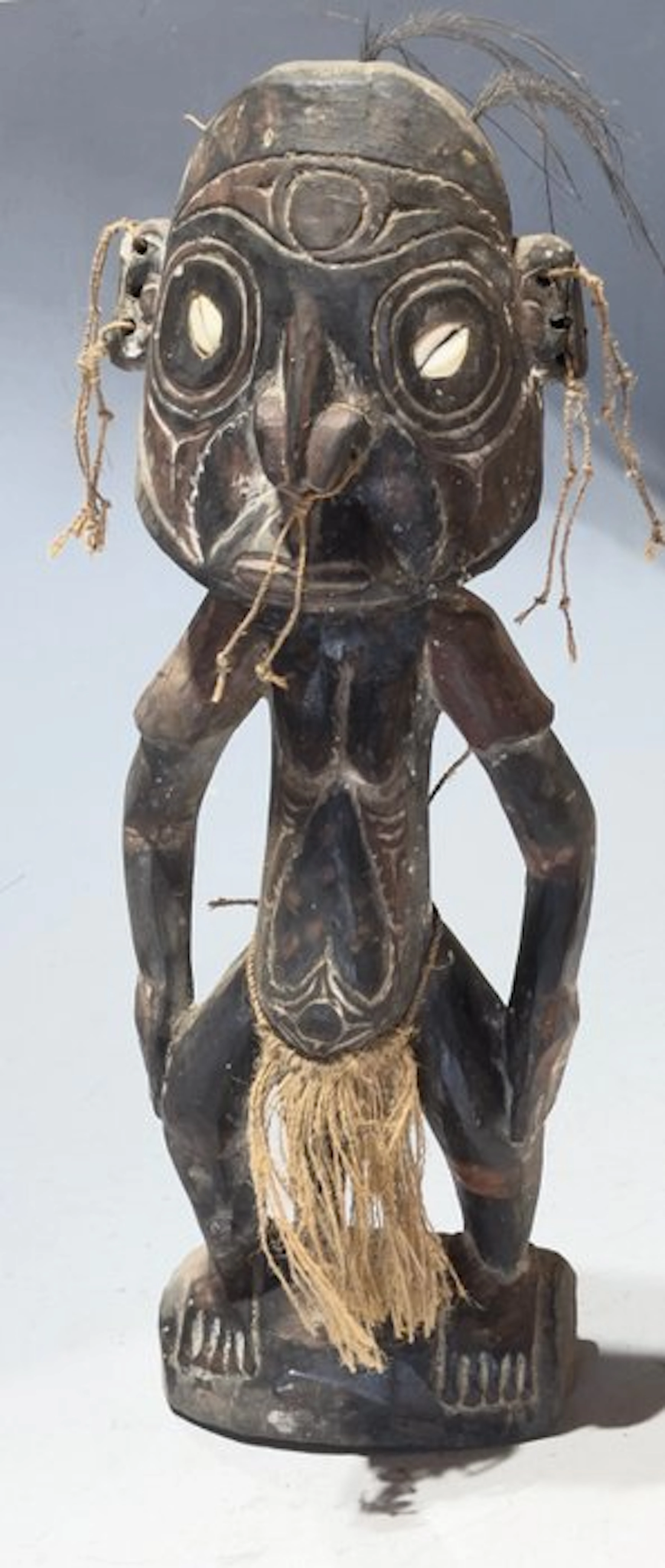 Intriguing soul figure Sepik River - Mindimbit village...