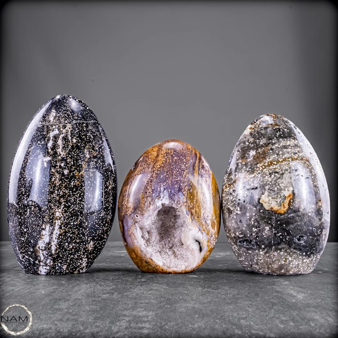 Exclusive agate free-form rough lot from Madagascar –...
